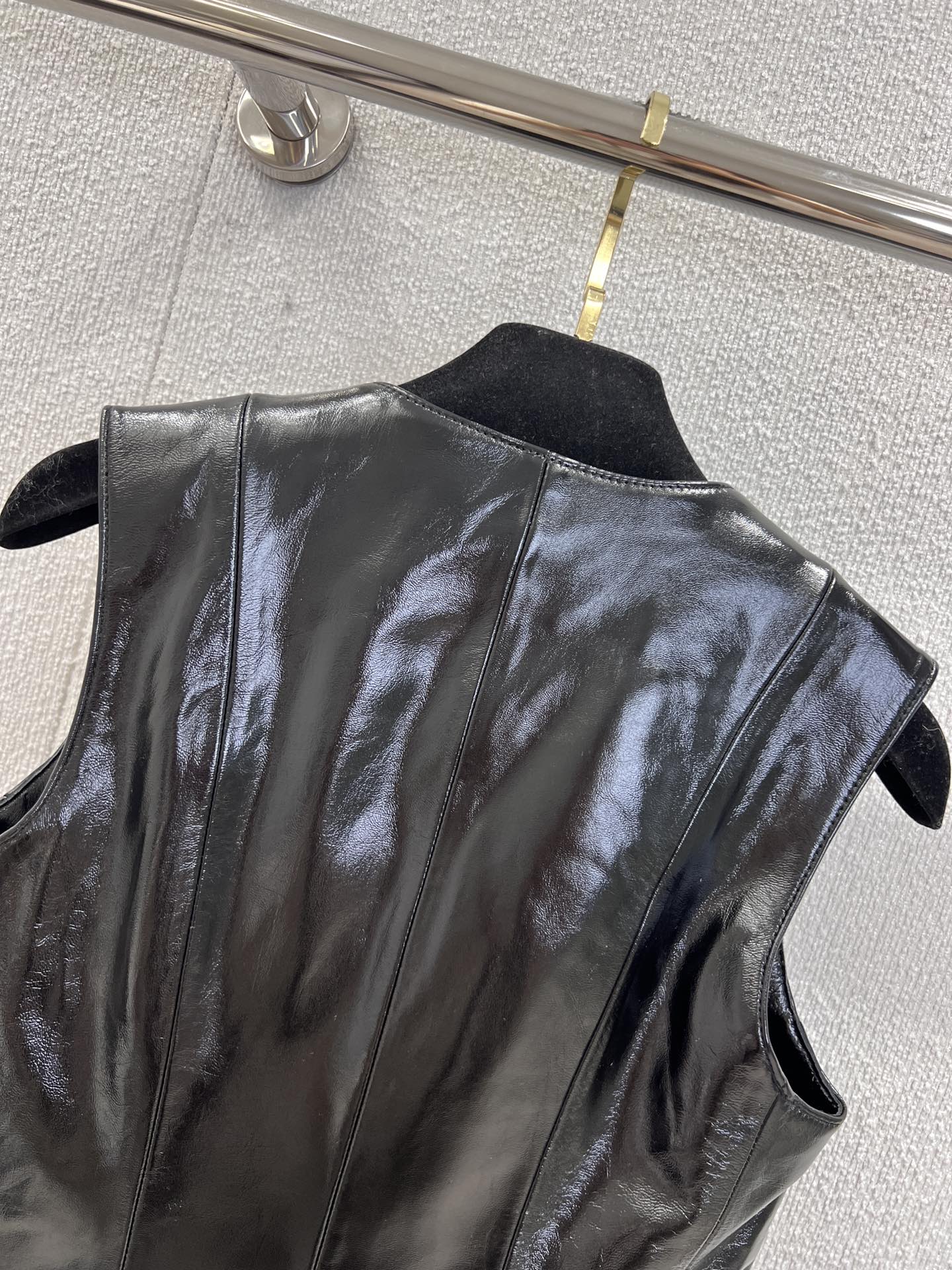 Chan 25fw leather vest