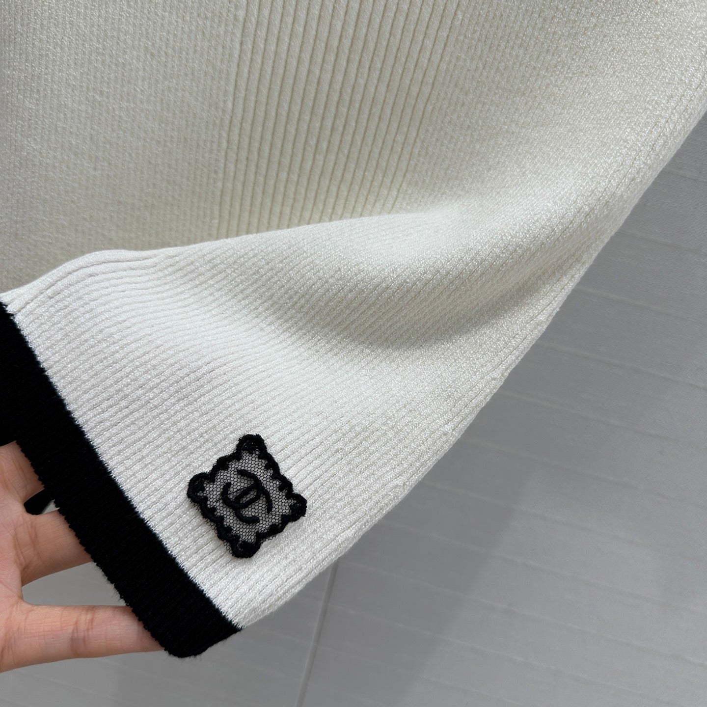 ch 25ss knitted t-shirt