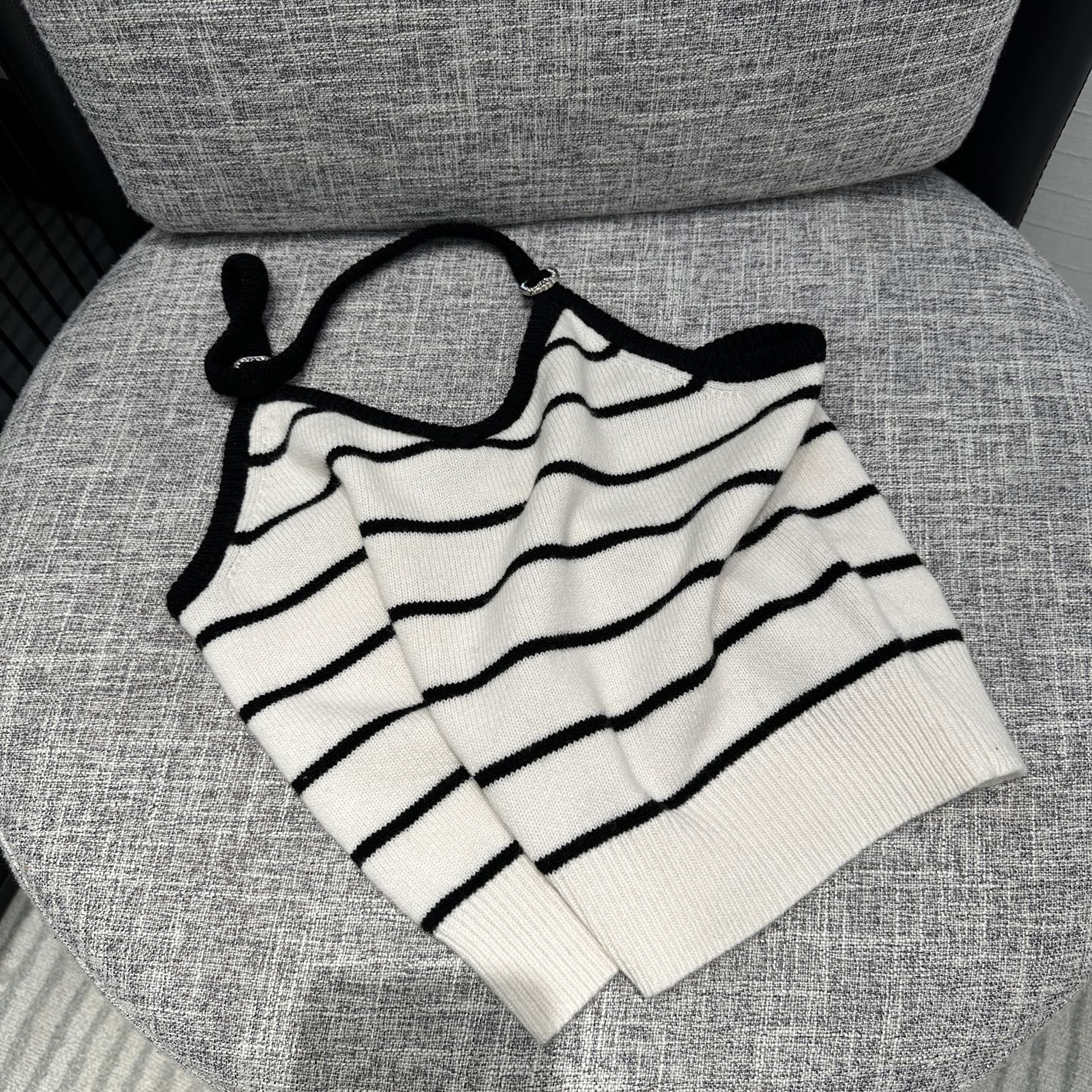 ch 25ss knitted vest
