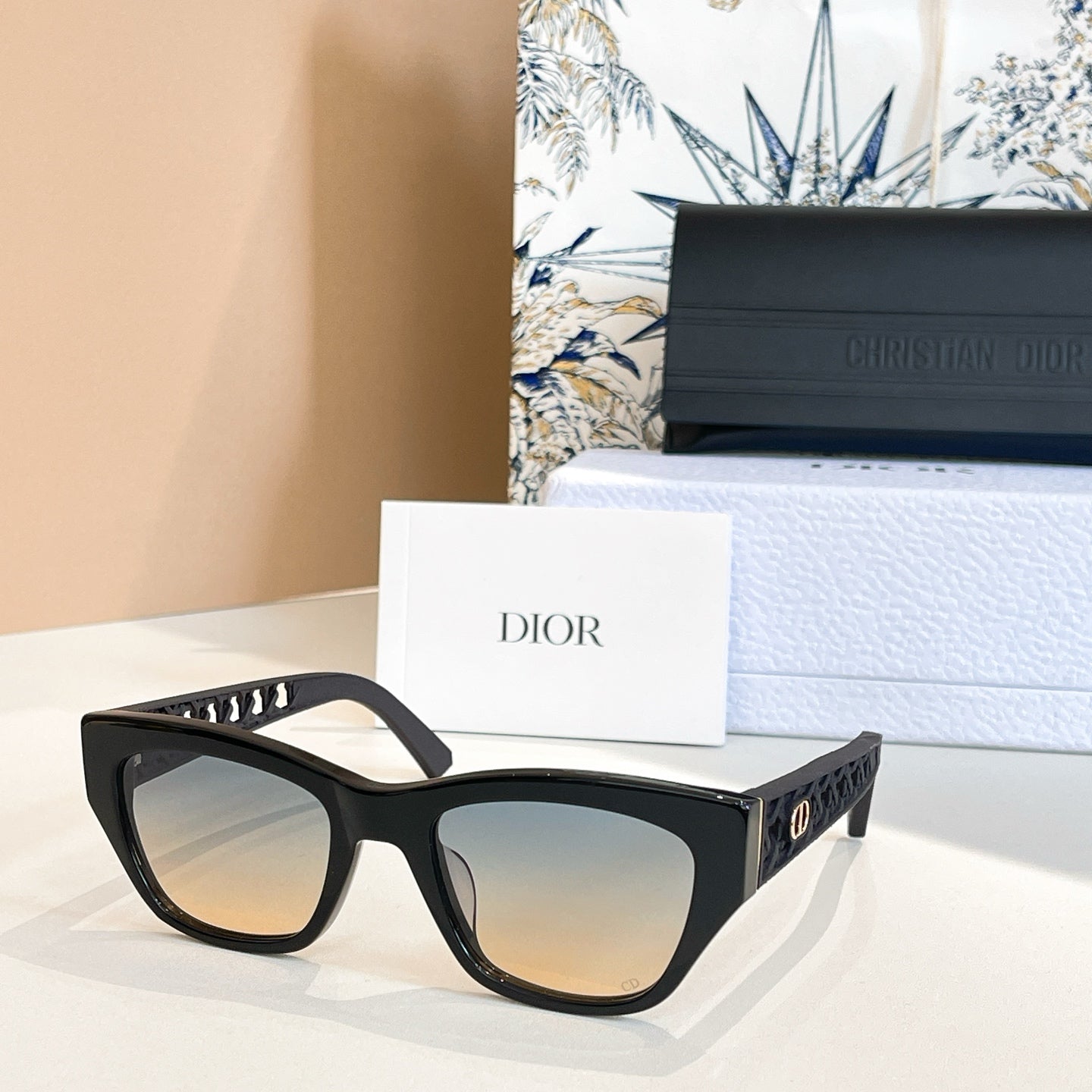 D S2I sunglasses