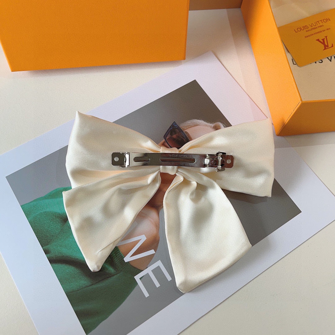 L hair clips