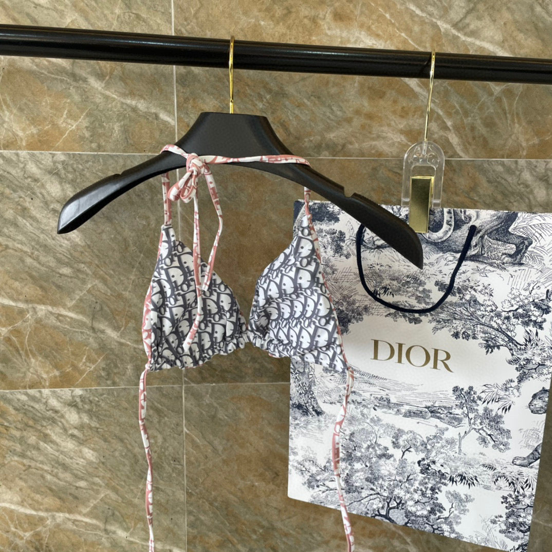 D reversible swimsuit