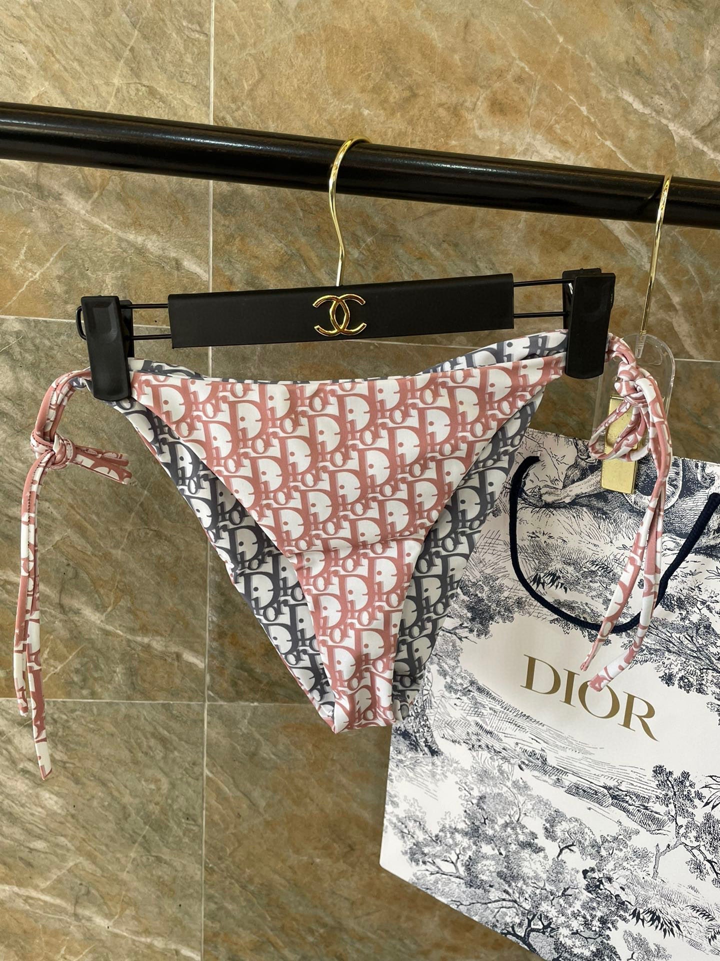 D reversible swimsuit