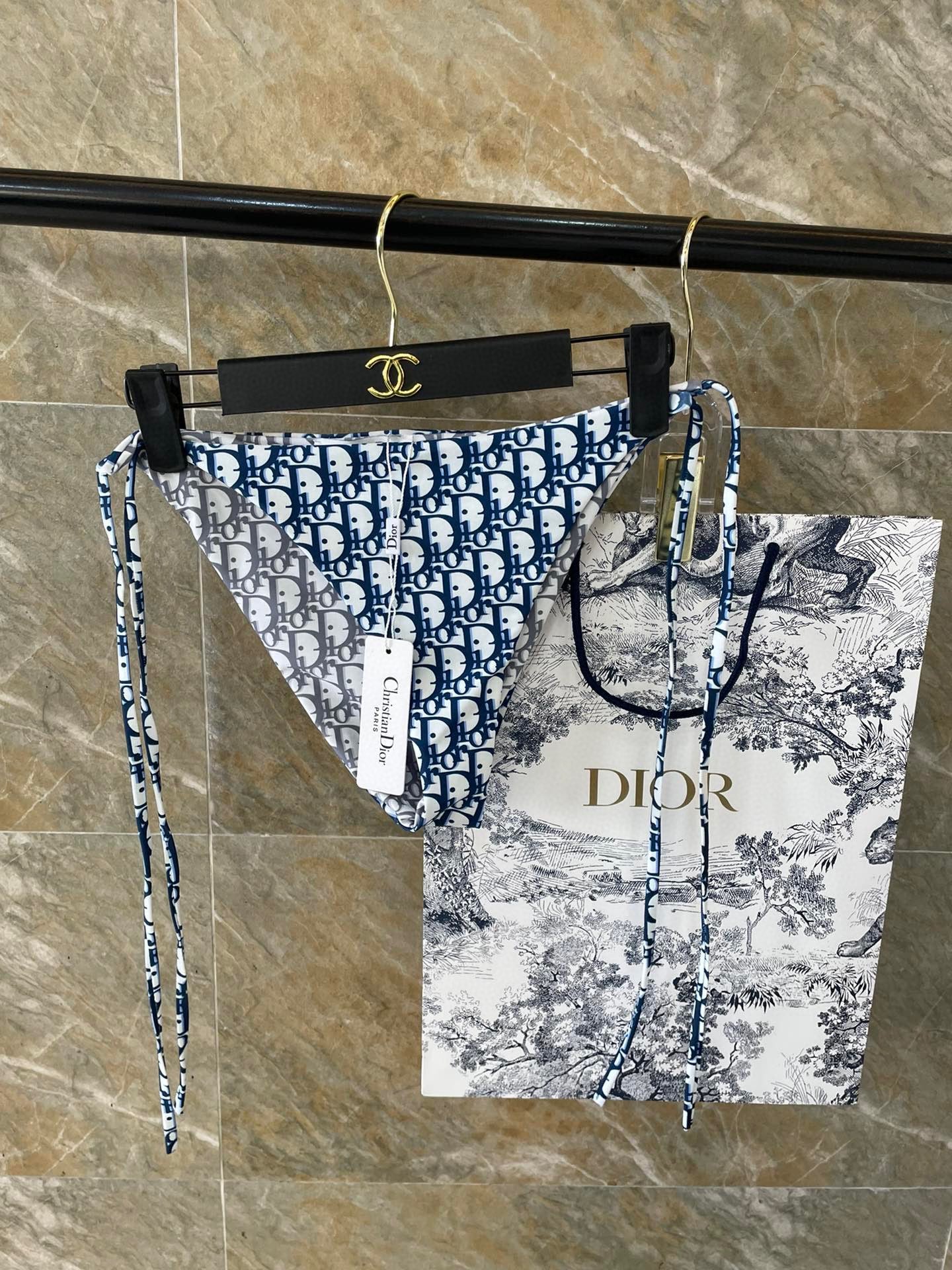 D swimsuit