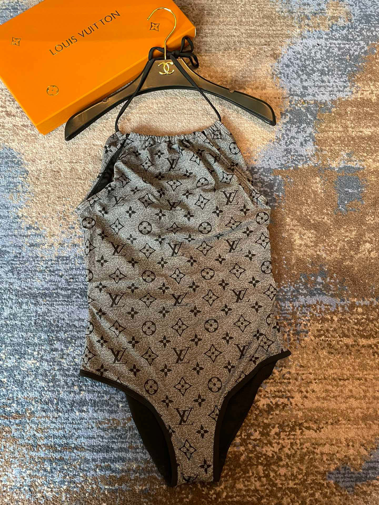 L swimsuit