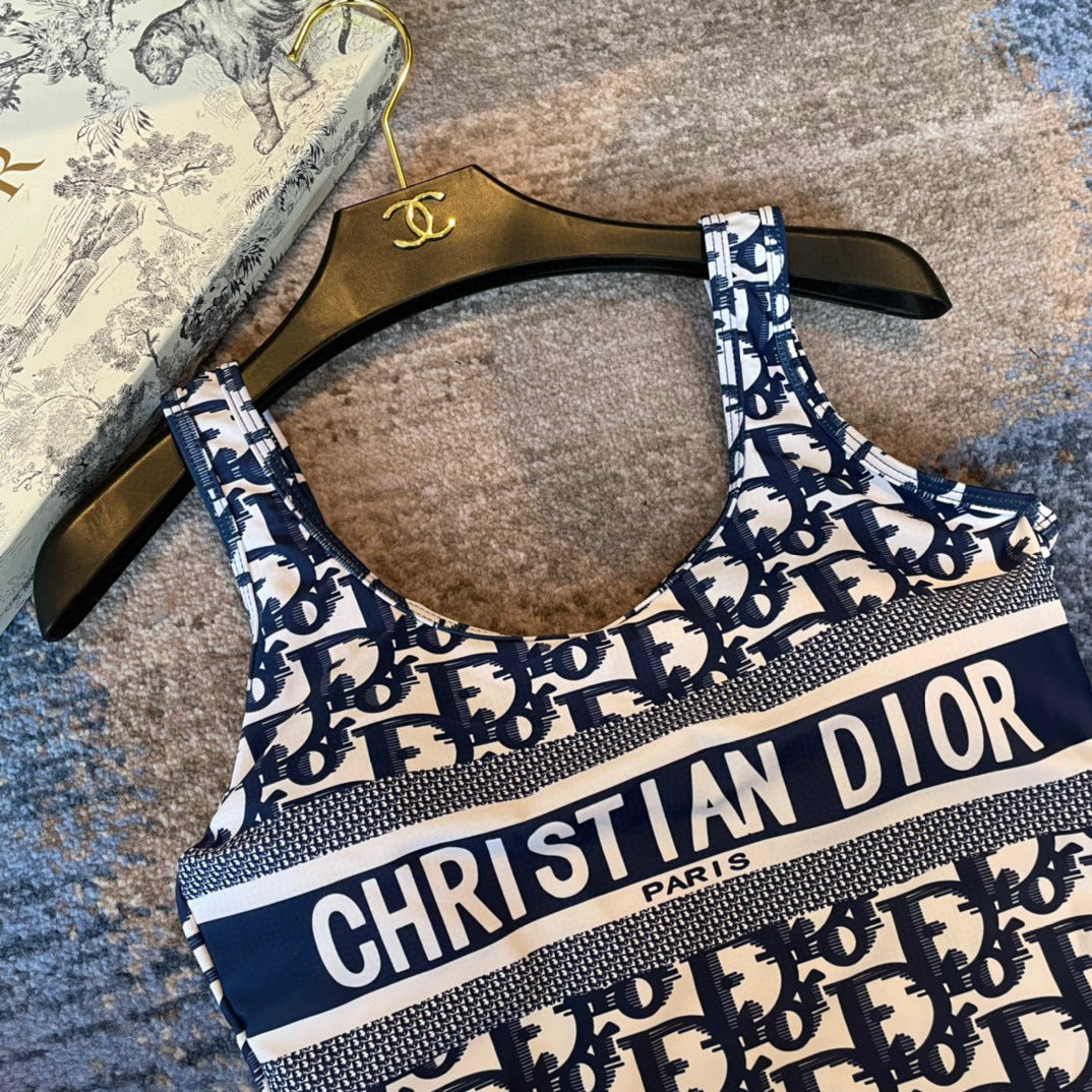 D swimsuit