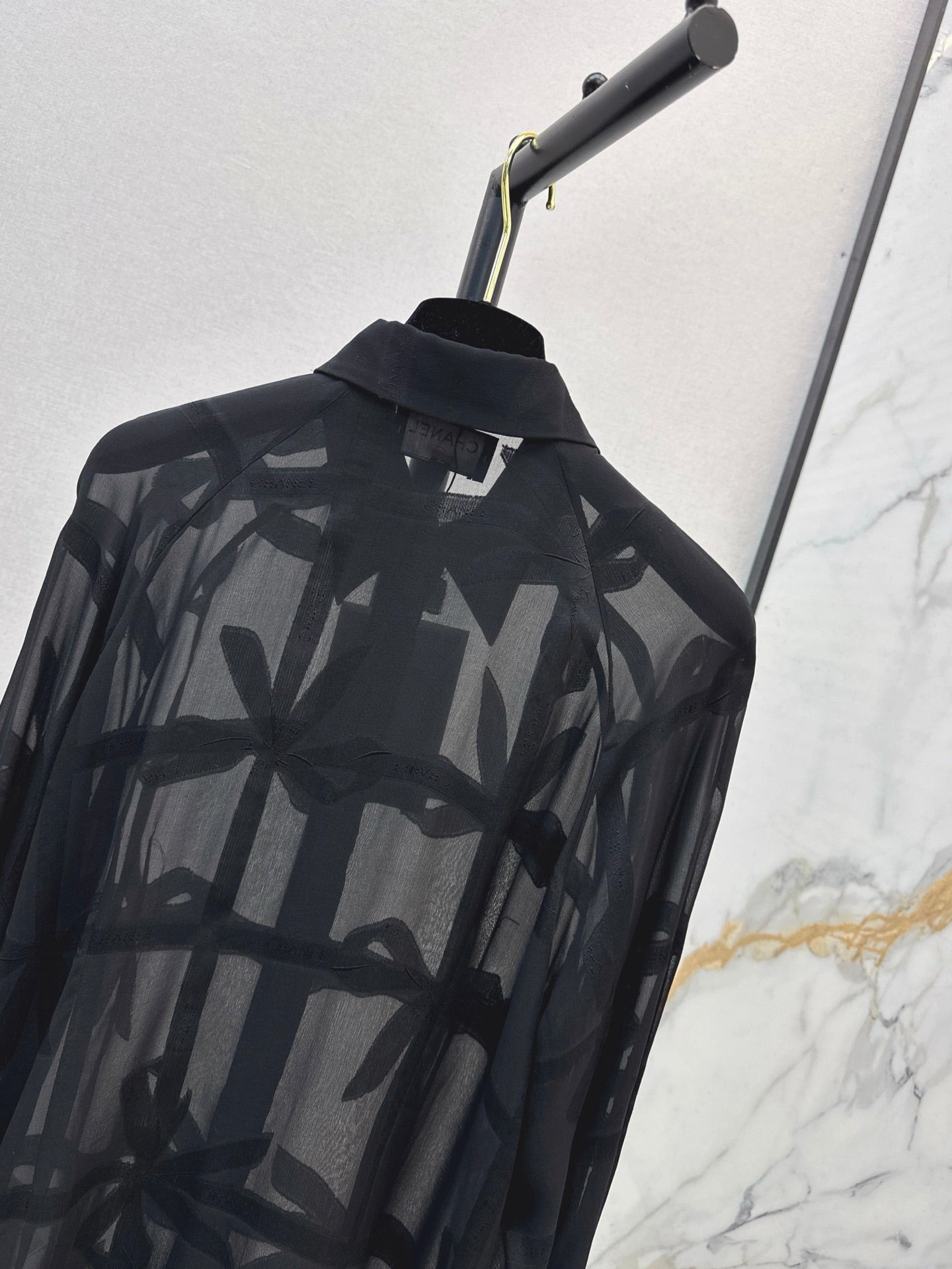 ch 25ss Silk bow shirt