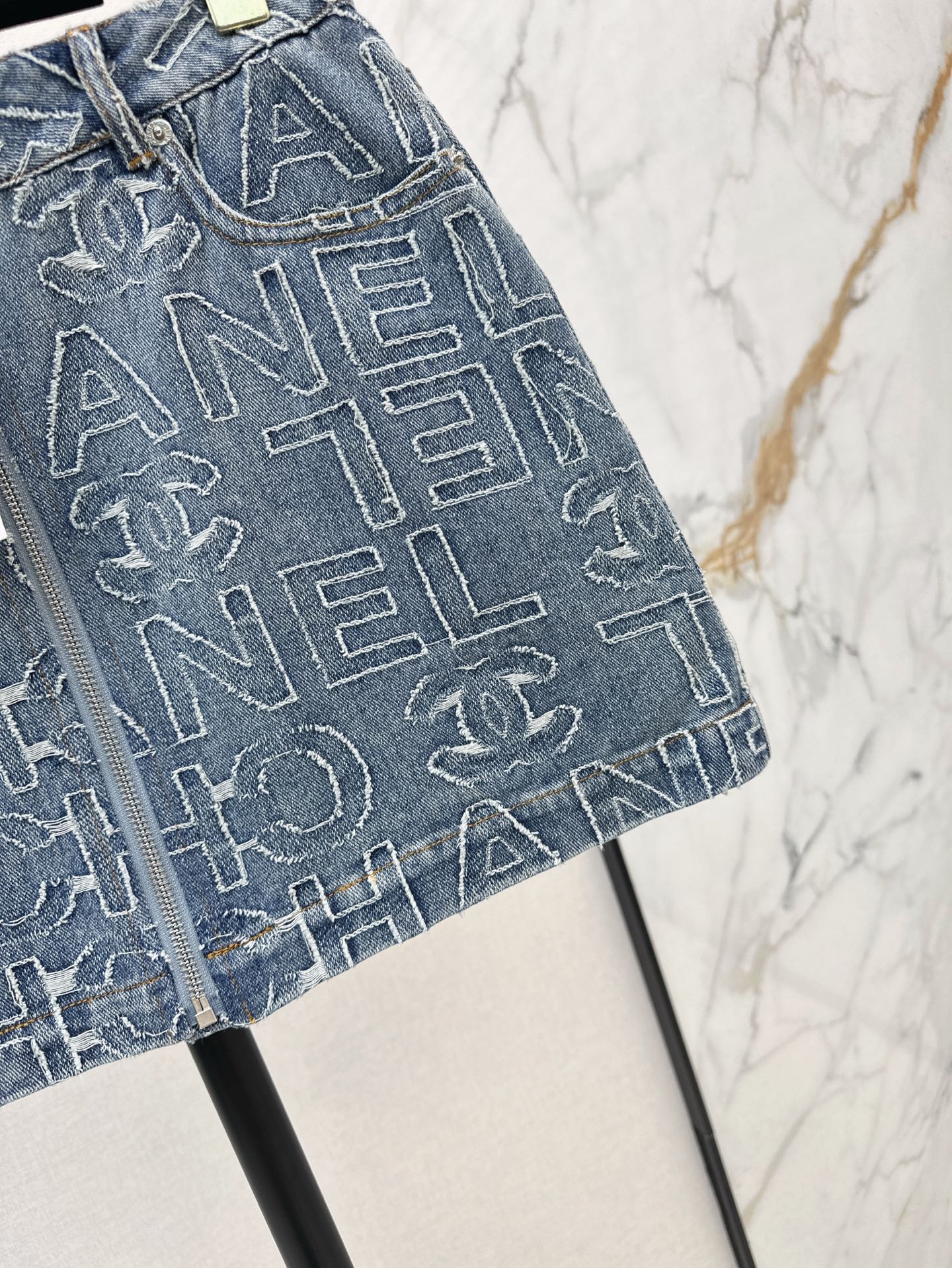 Ch 25ss embroidered denim SKIRT
