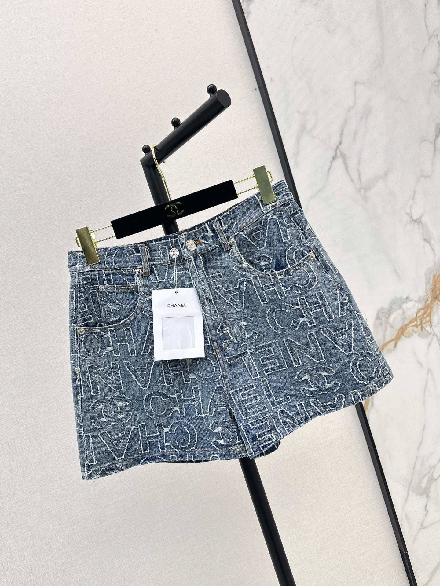 Ch 25ss embroidered denim short