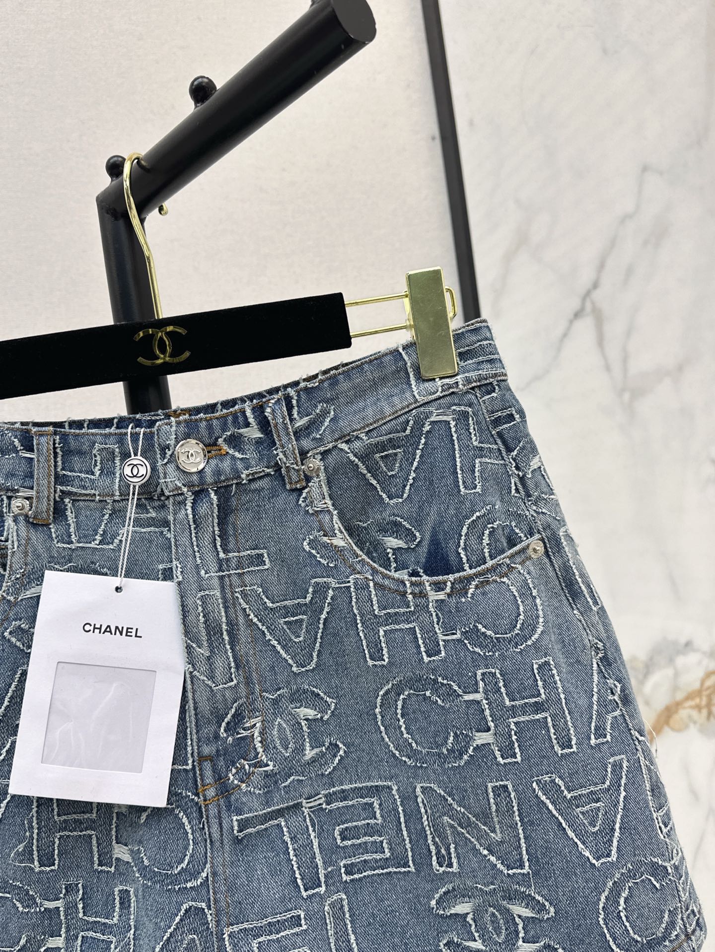 Ch 25ss embroidered denim short