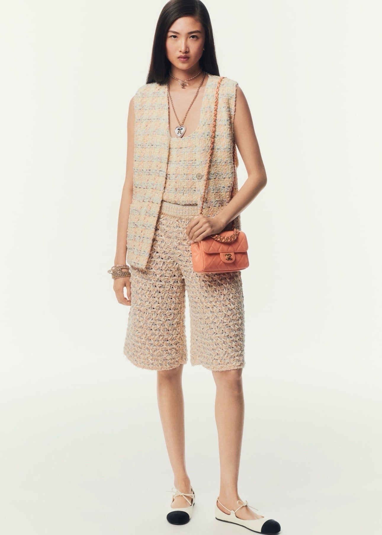 ch 25ss woven vest