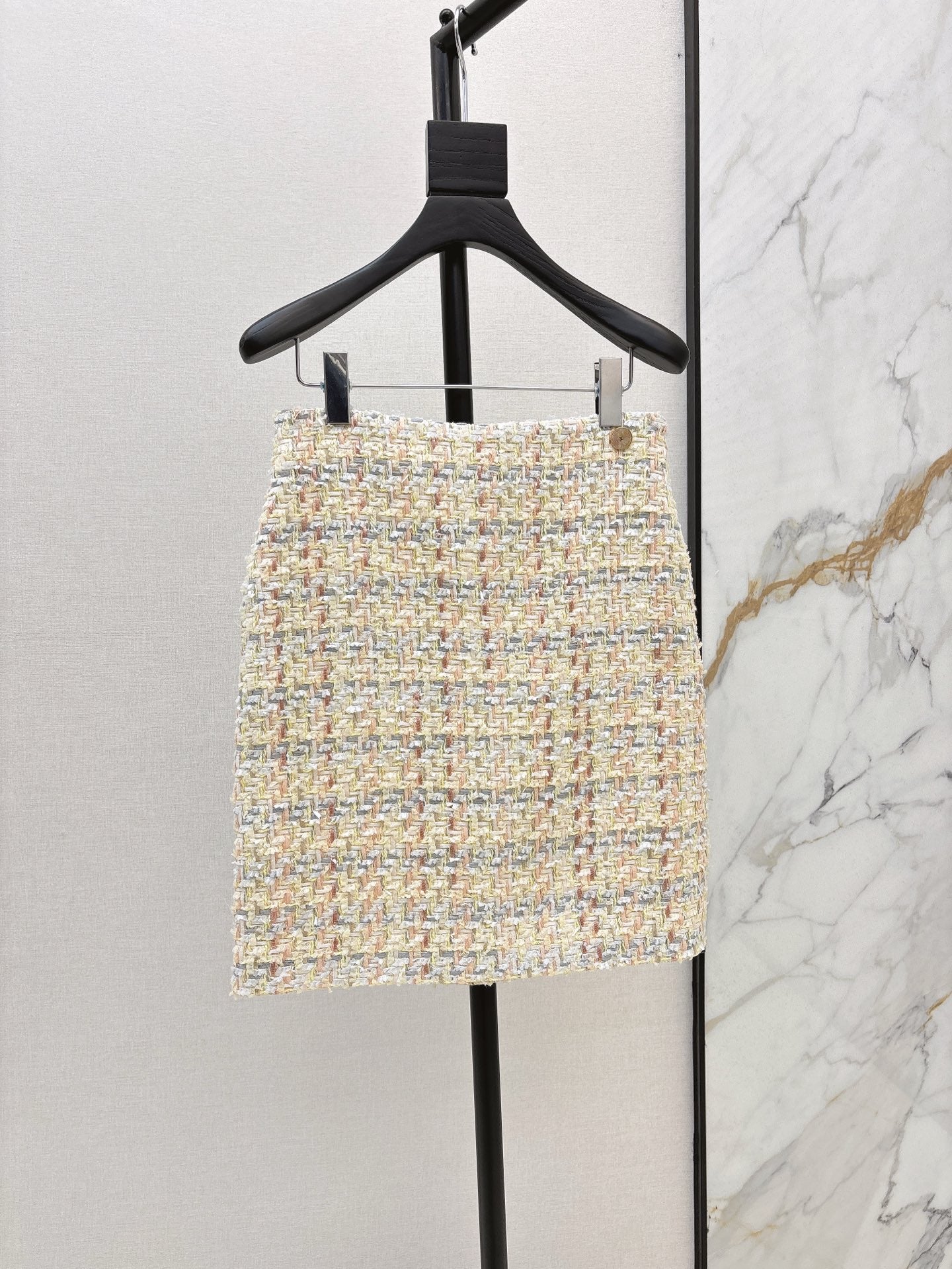 Ch 25ss woven skirt