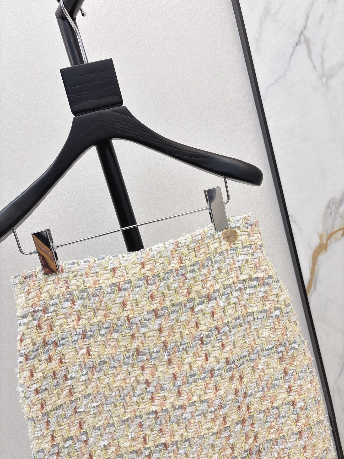 Ch 25ss woven skirt