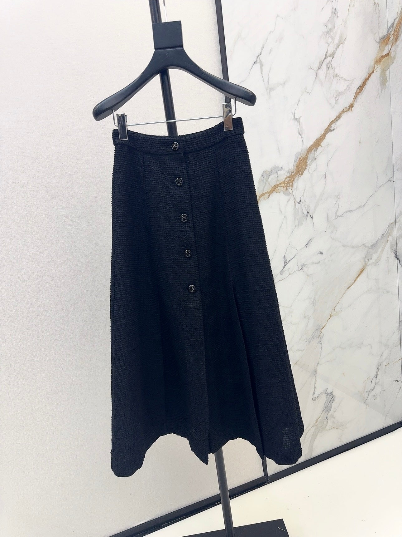 ch 25ss woven skirt