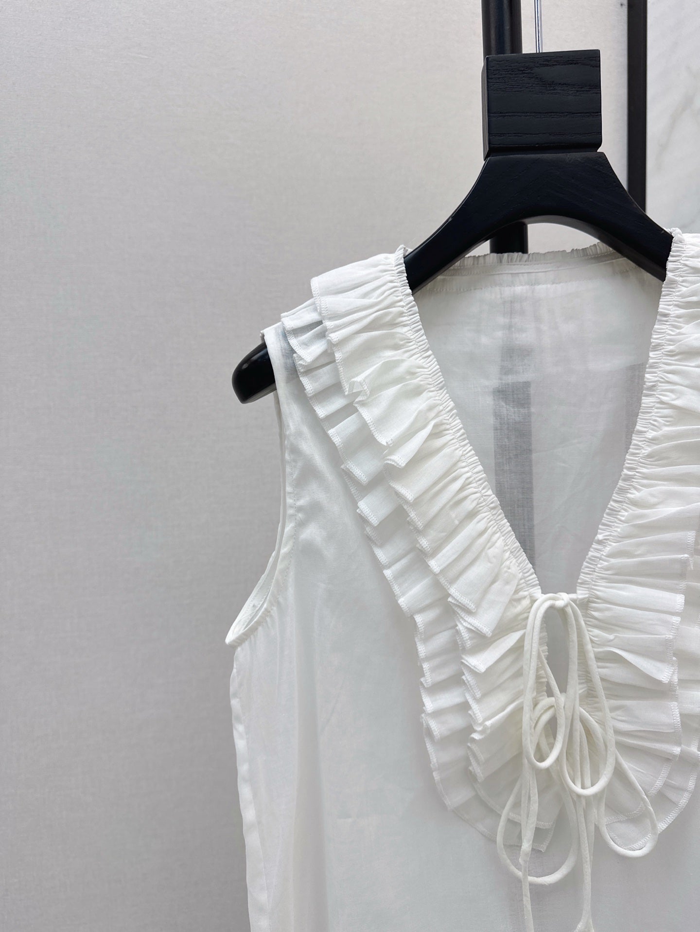 ch 25ss linen ruffle vest