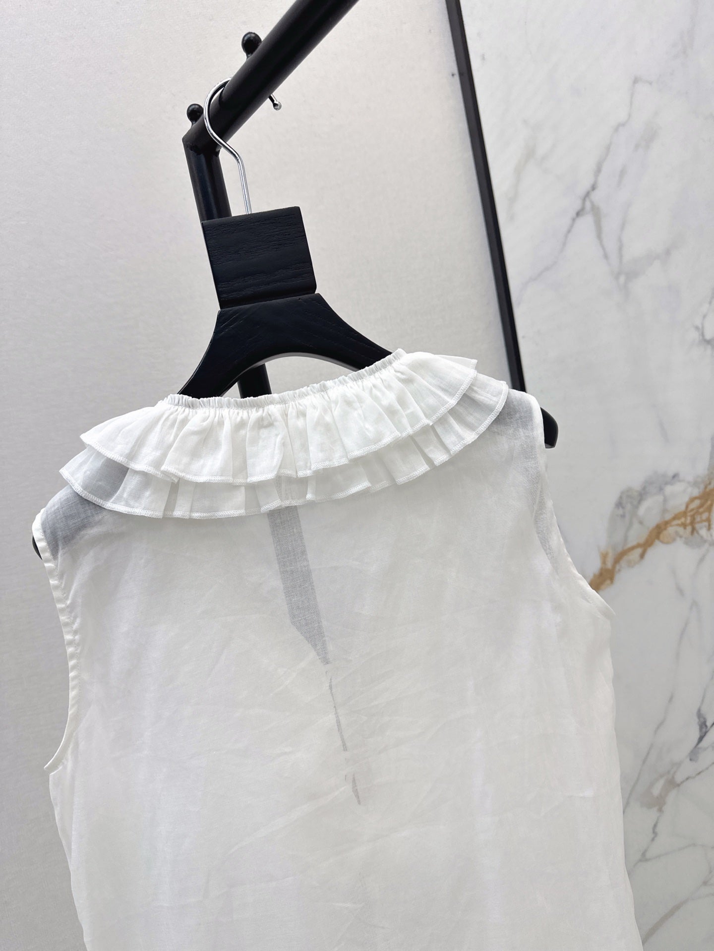 ch 25ss linen ruffle vest