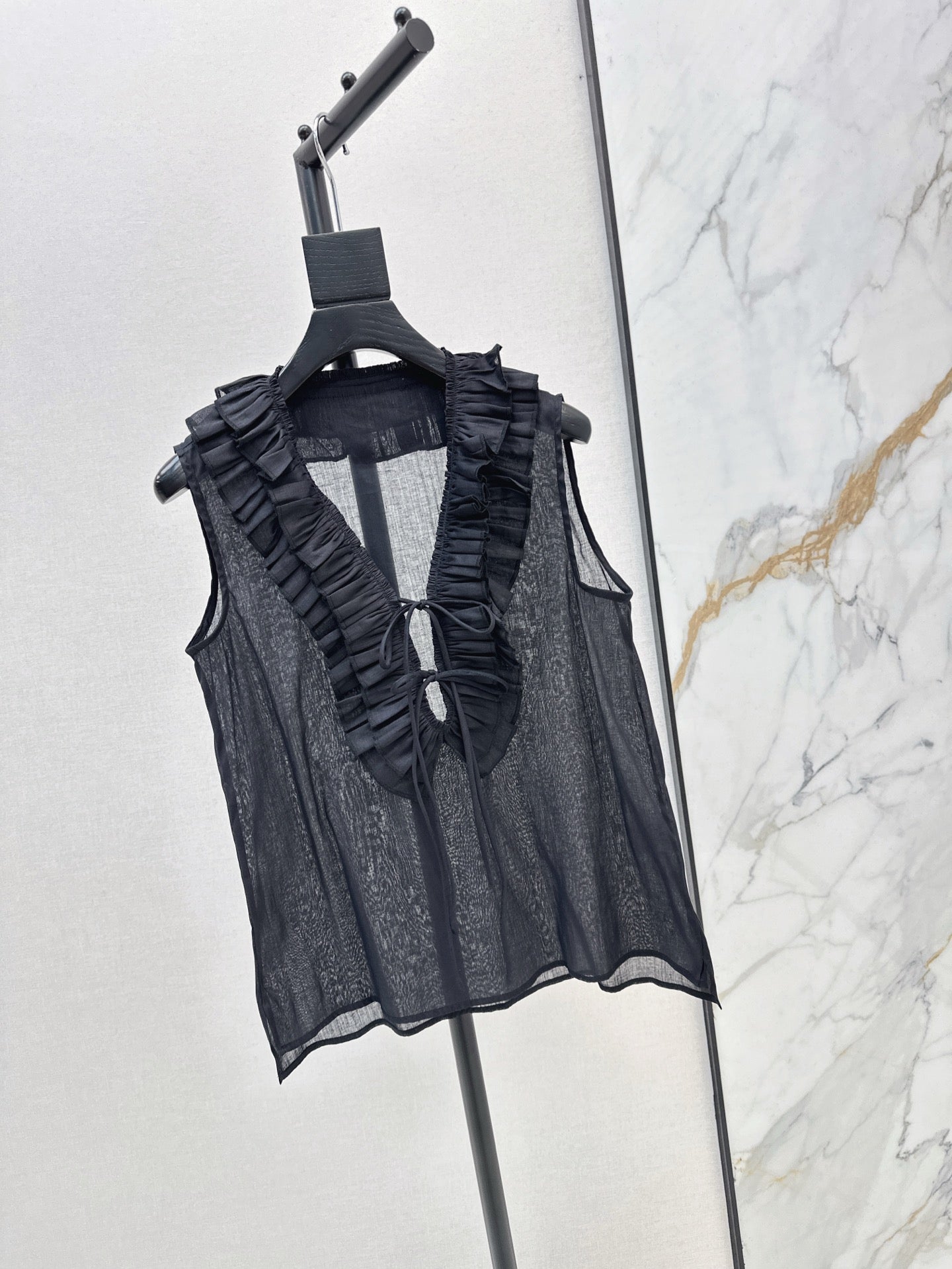 ch 25ss linen ruffle vest