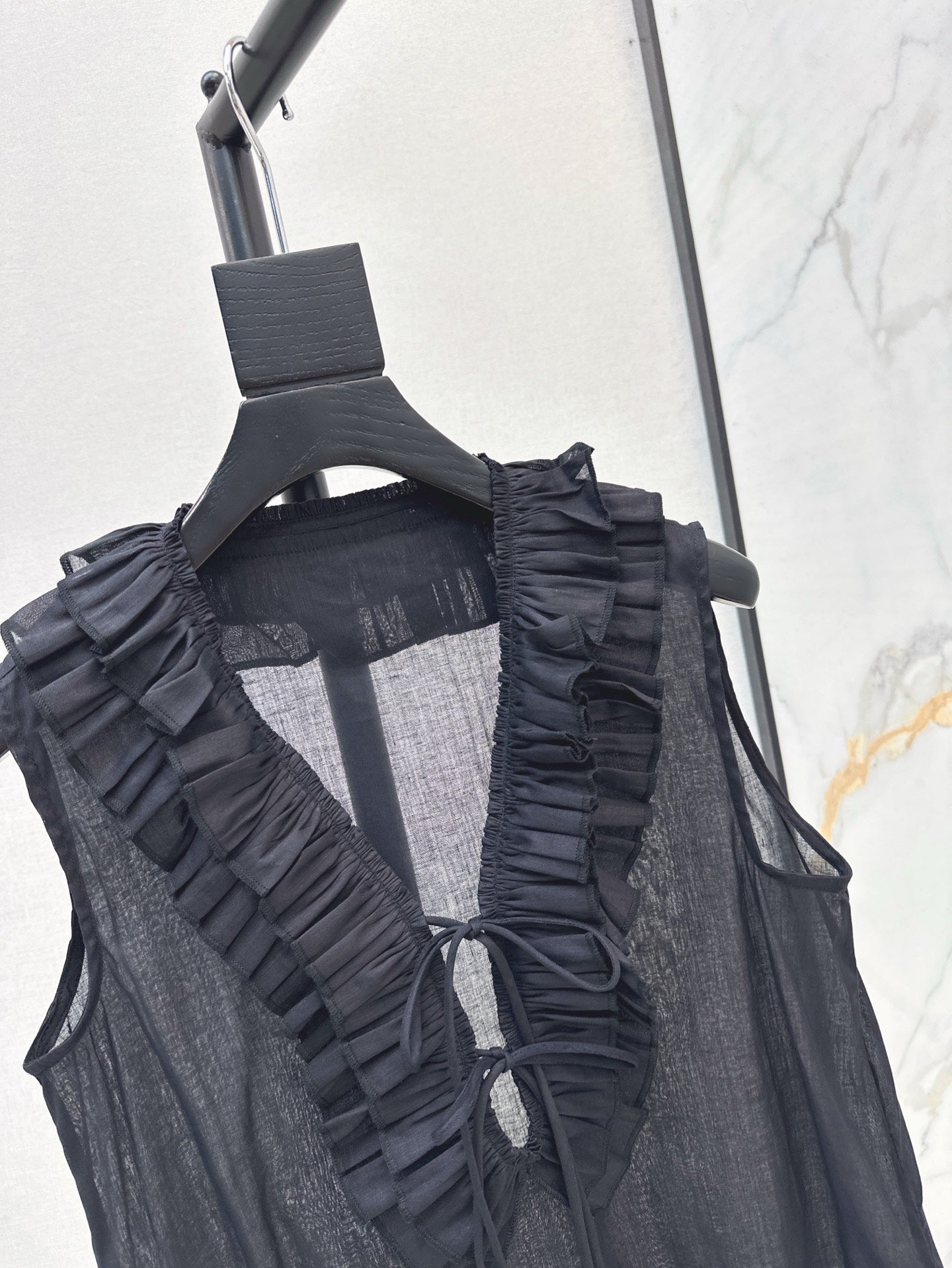 ch 25ss linen ruffle vest