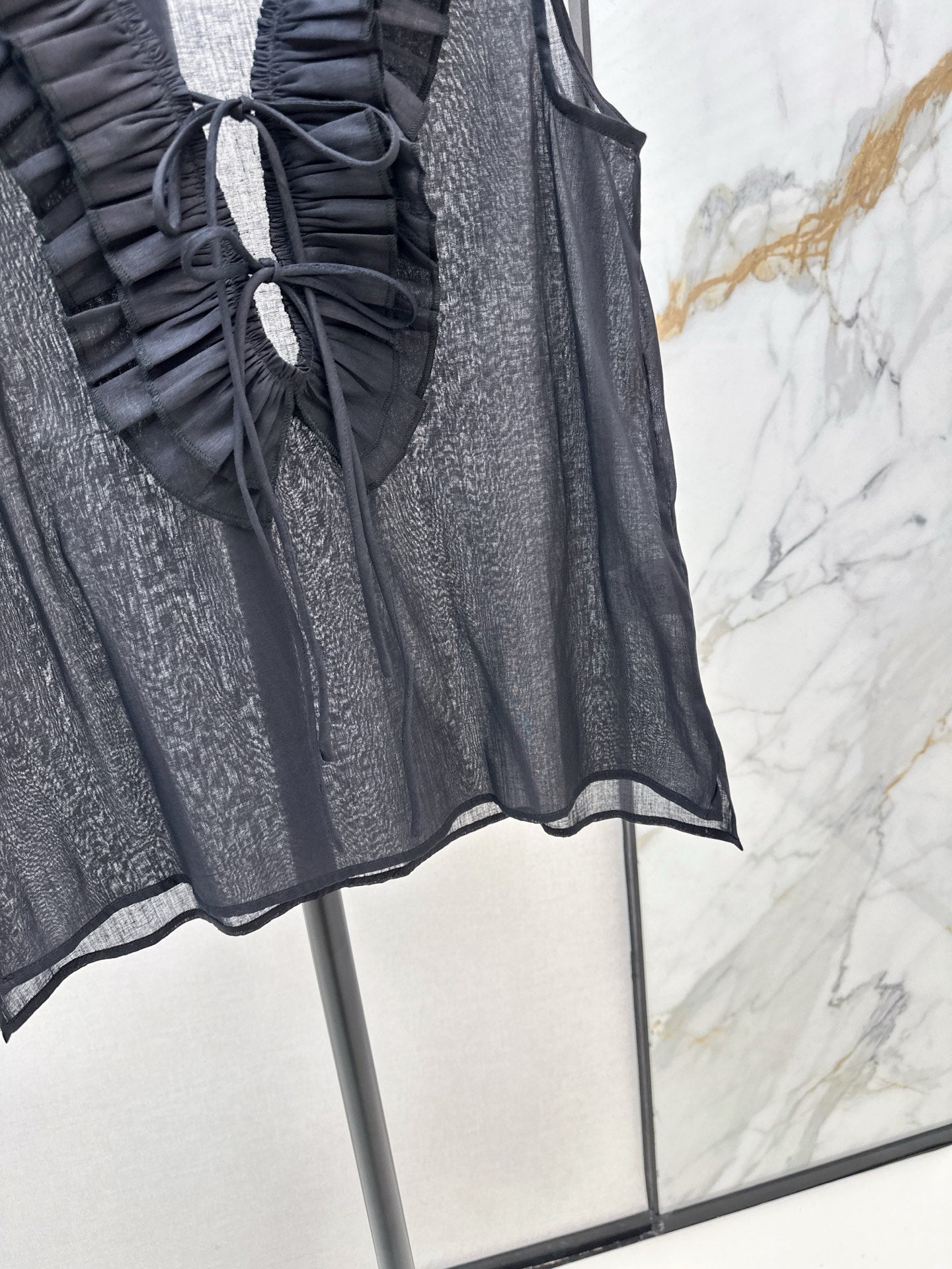 ch 25ss linen ruffle vest