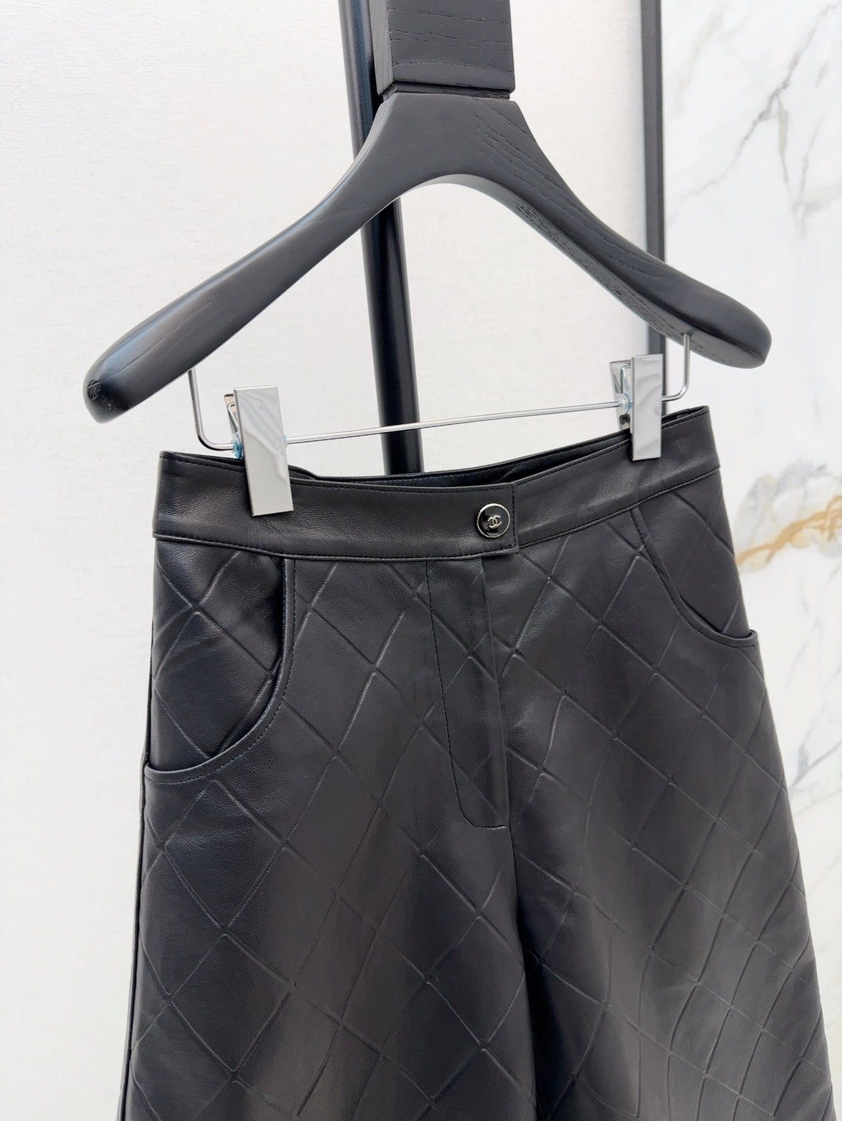 Ch 25ss genuine leather shorts