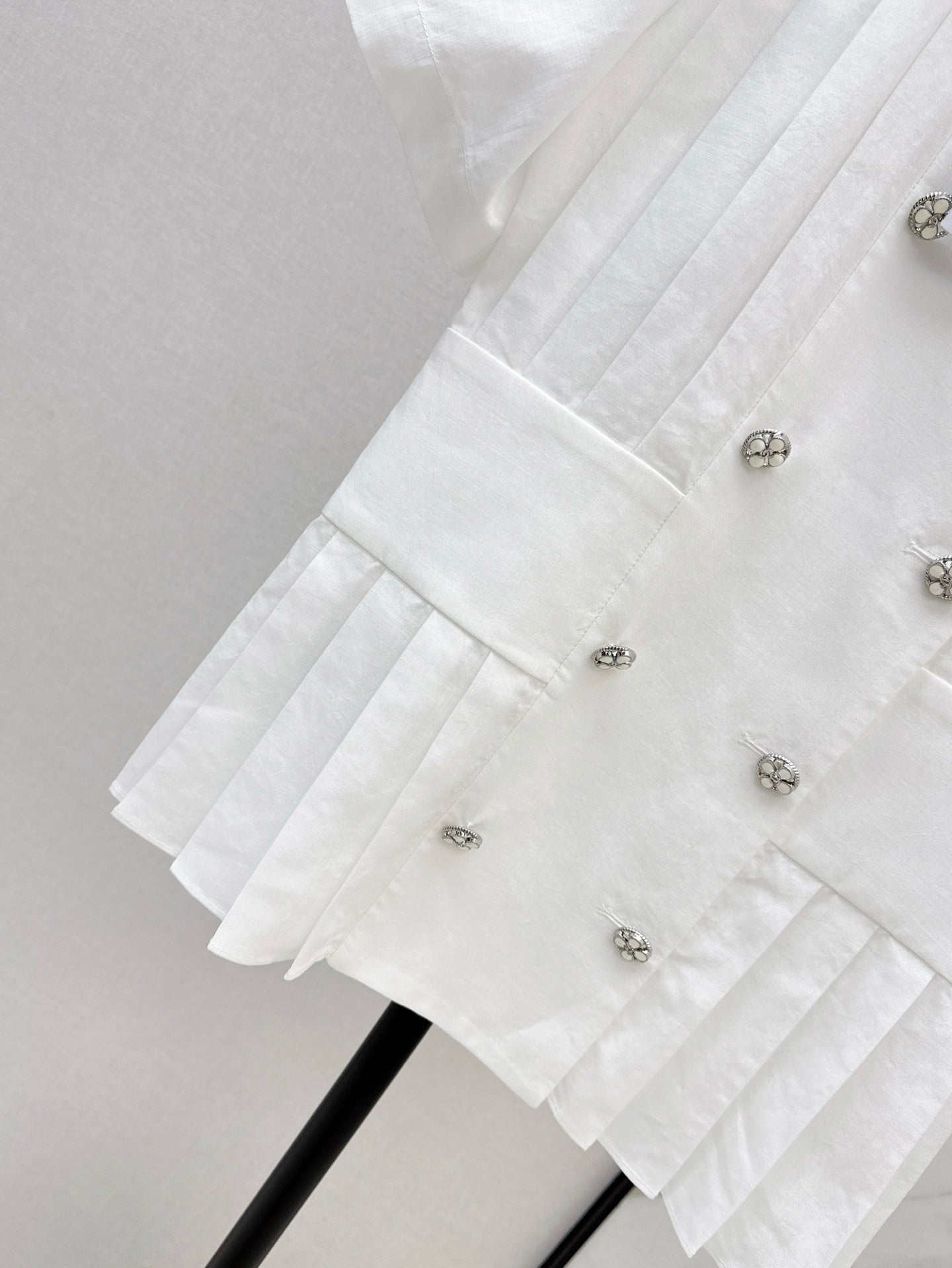 ch 25ss pleated shirt