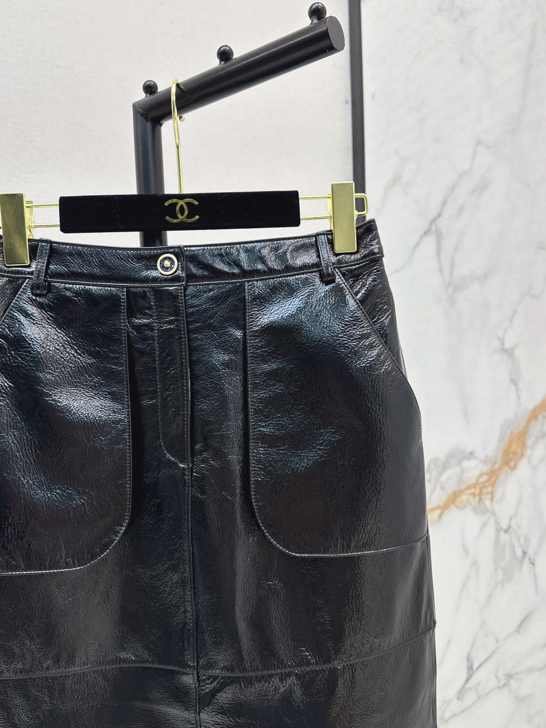 Chan 25fw leather skirt
