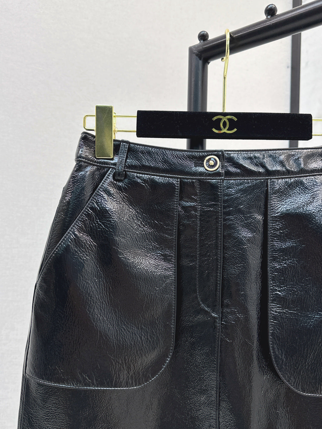 Chan 25fw leather skirt