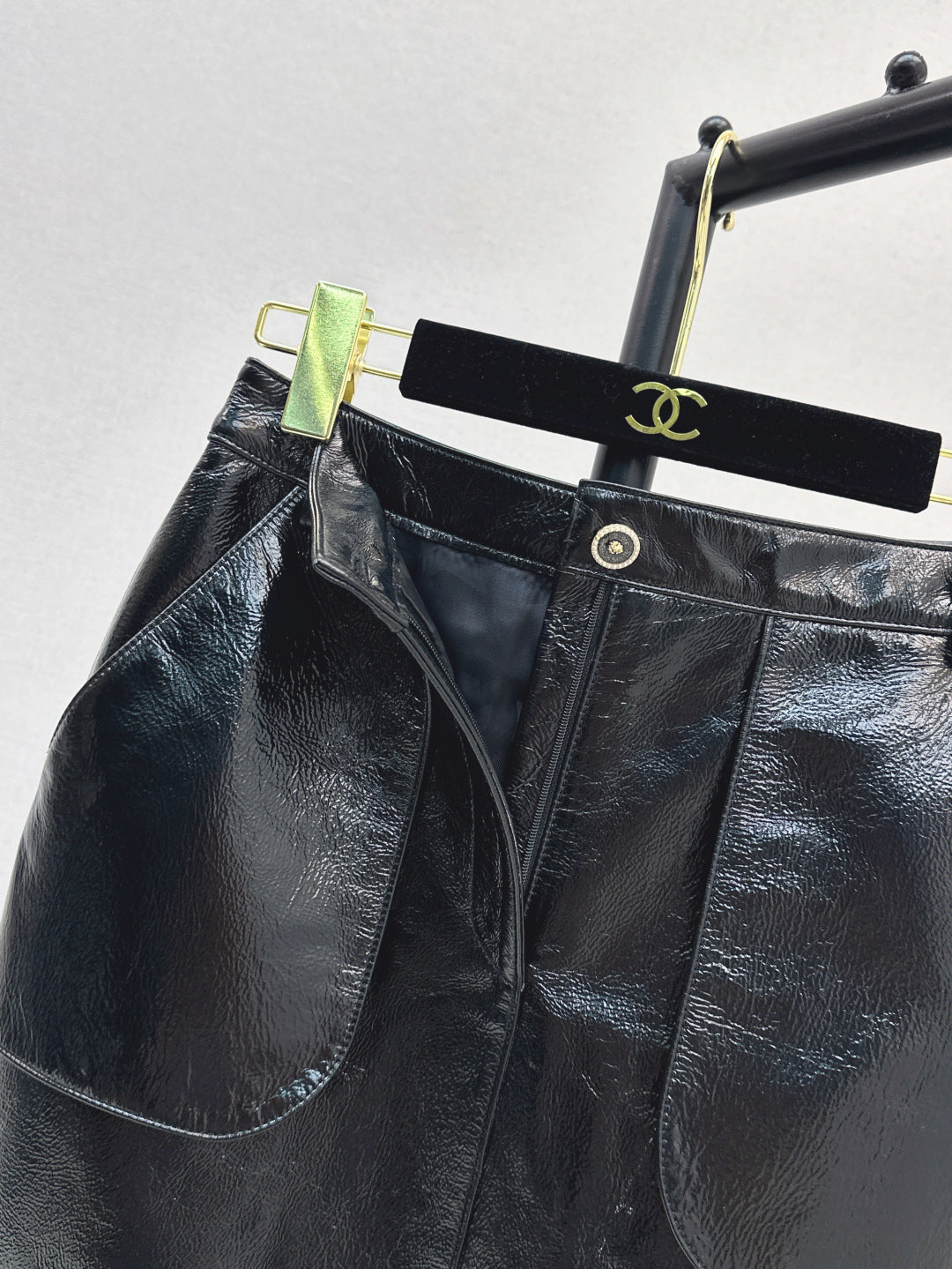 Chan 25fw leather skirt