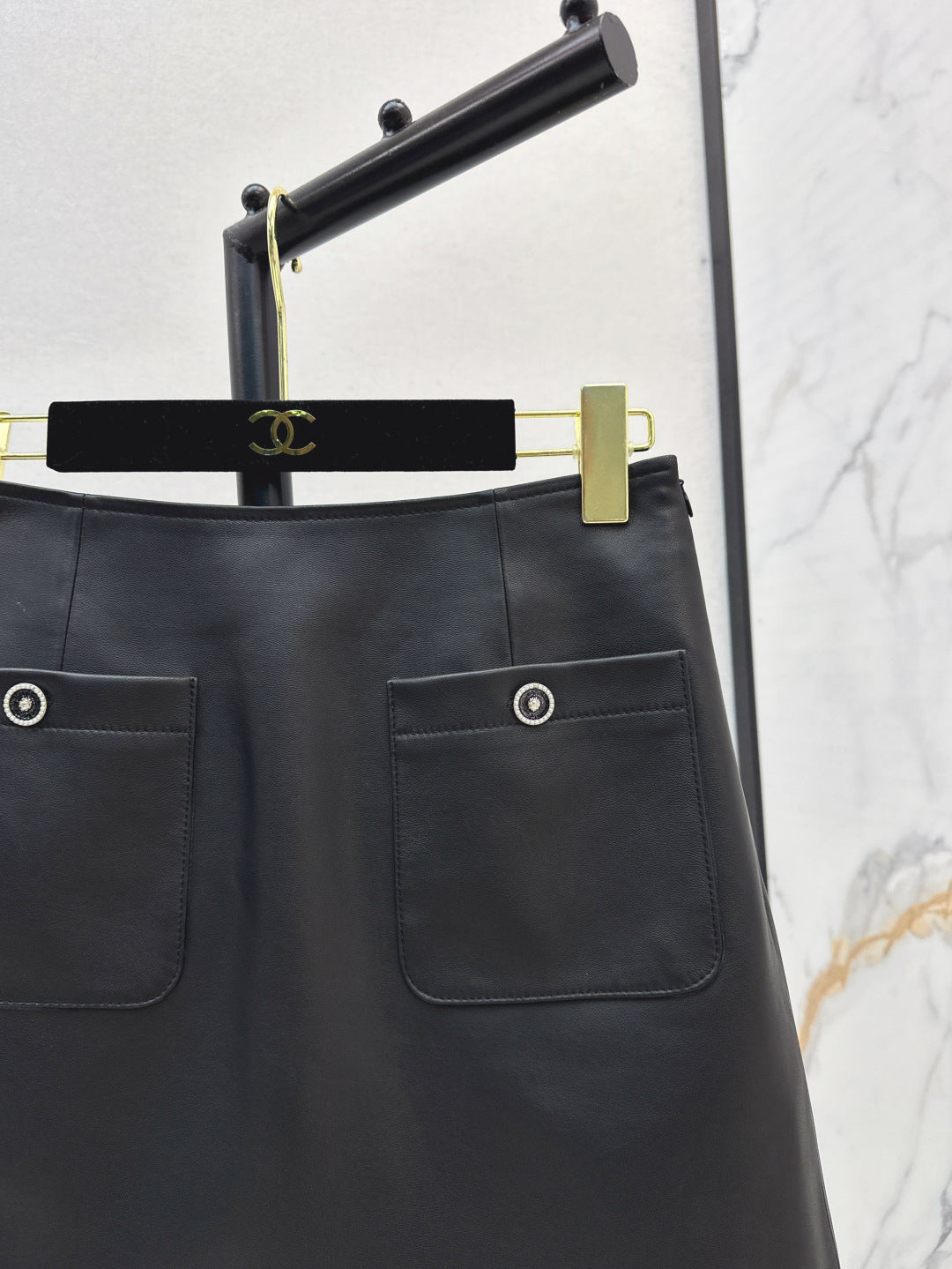 Chan 25fw leather skirt