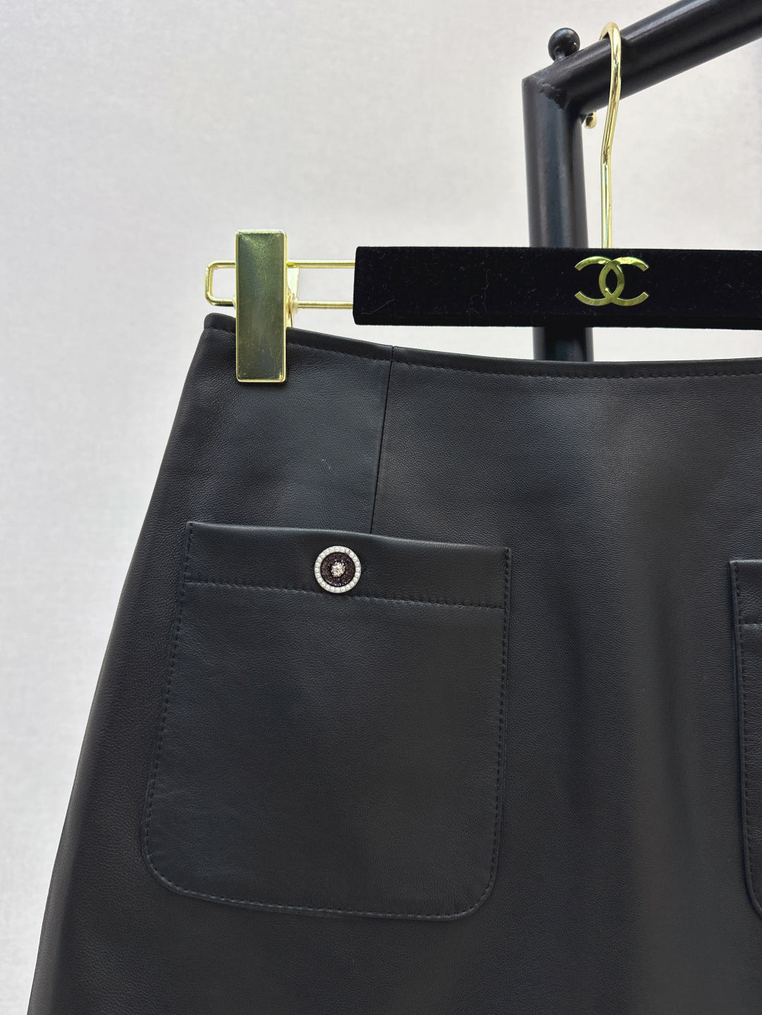 Chan 25fw leather skirt