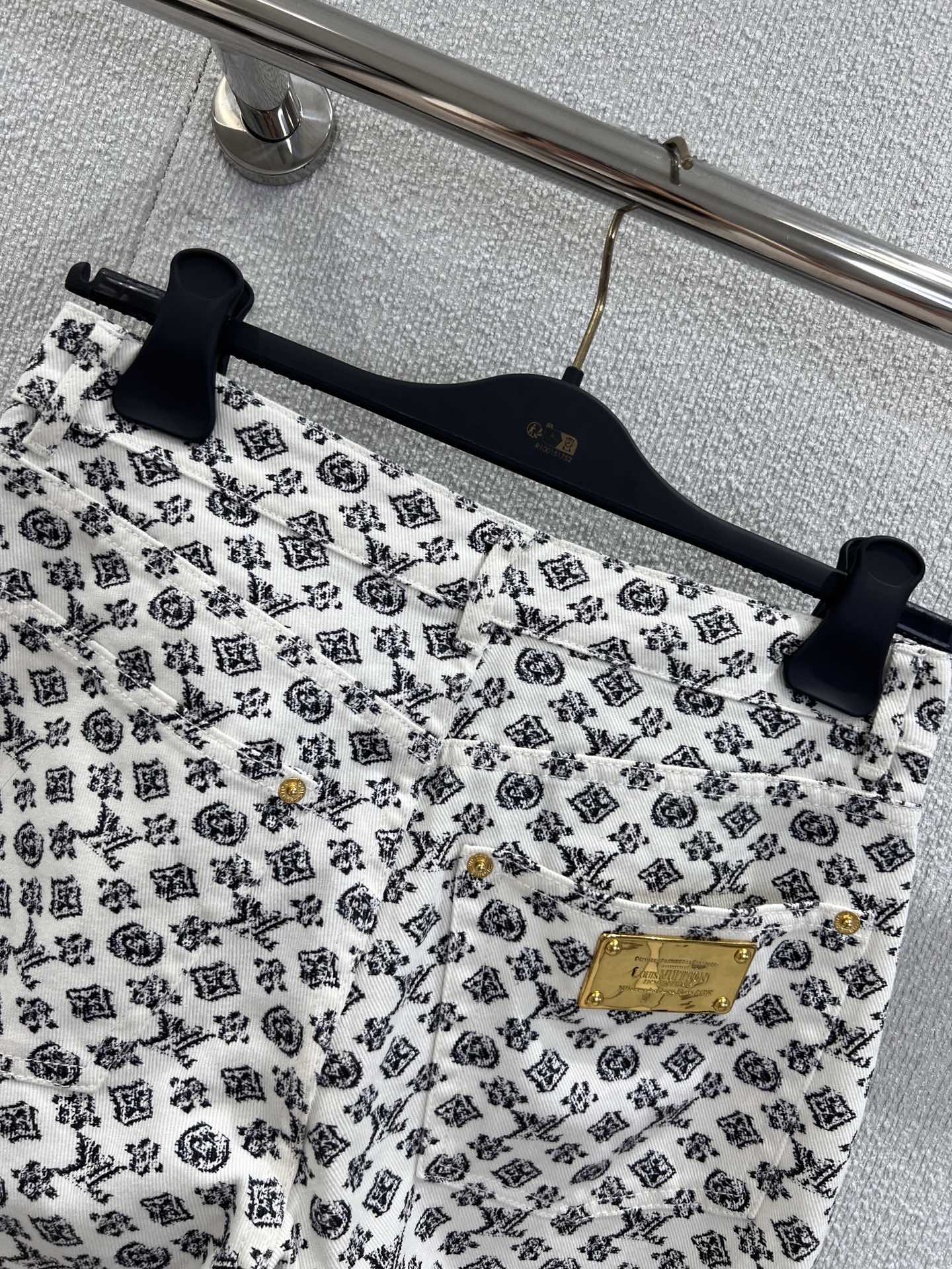 1ou 25fw printed jeans