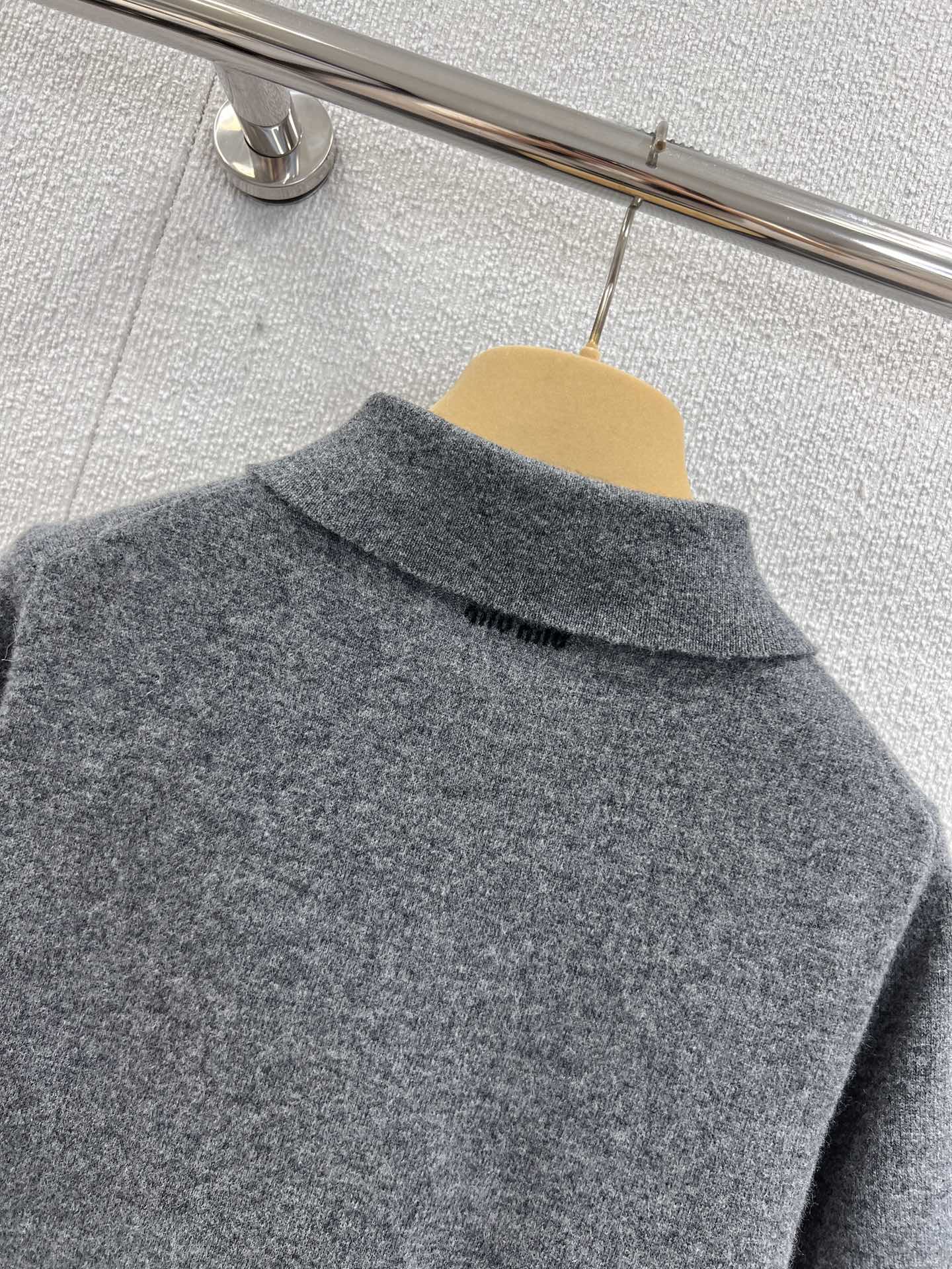 Miu 25ss cashmere polo