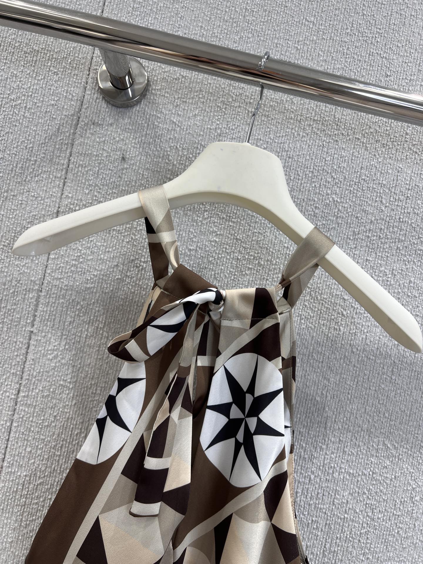 Loe 25ss halterneck top