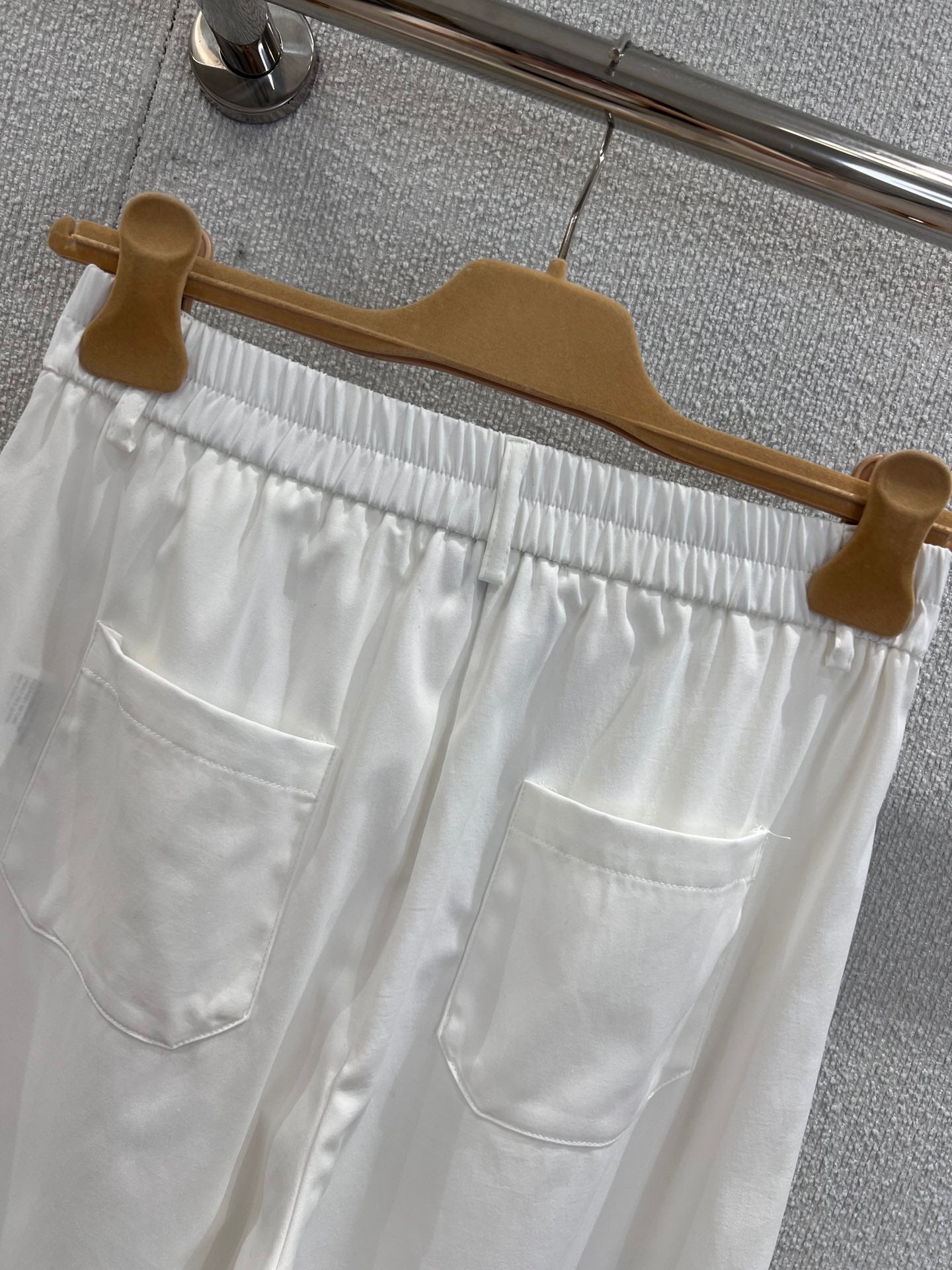 Miu 25ss embroidered pants