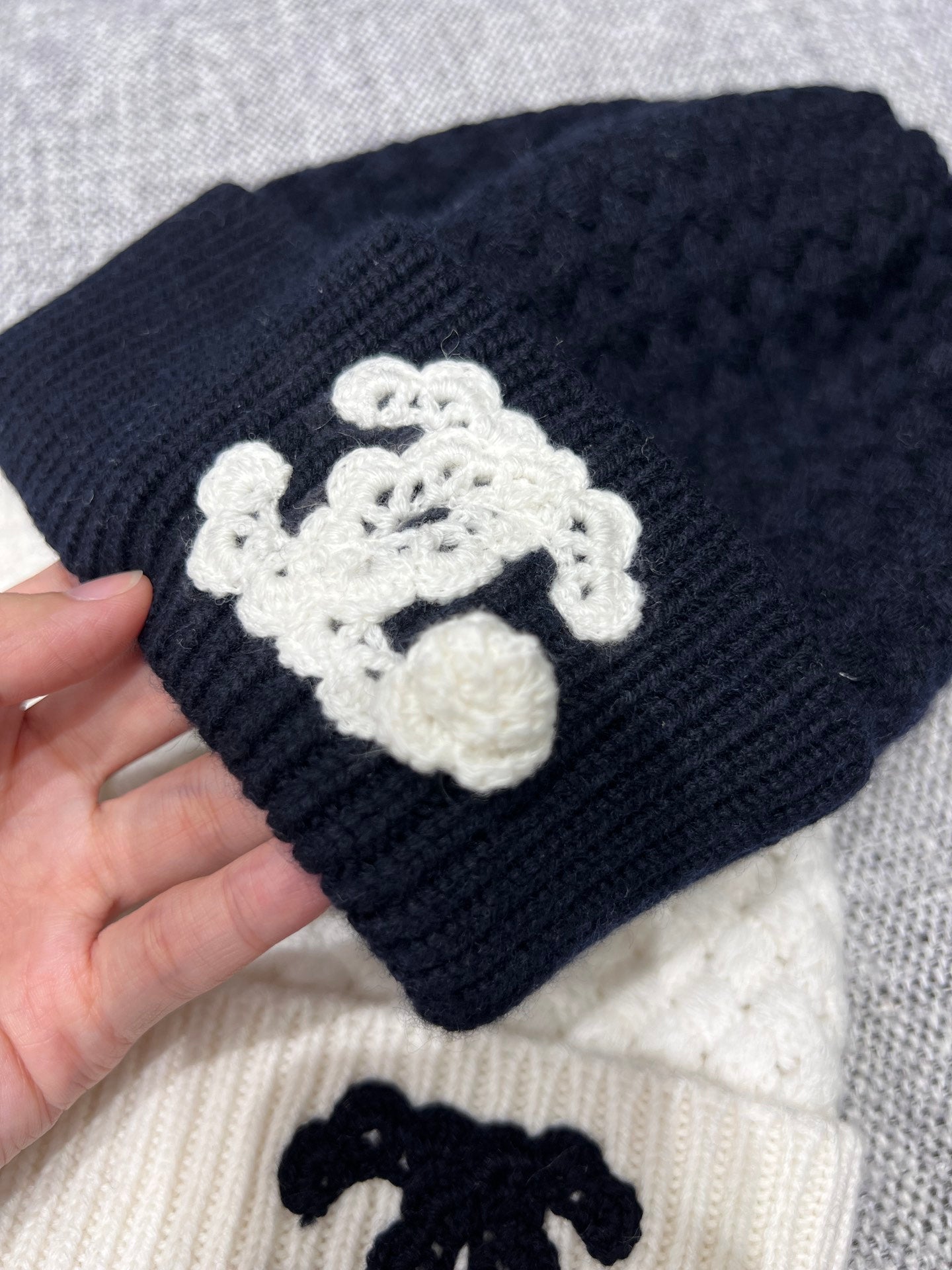 Chan 25fw cashmere scarf hat