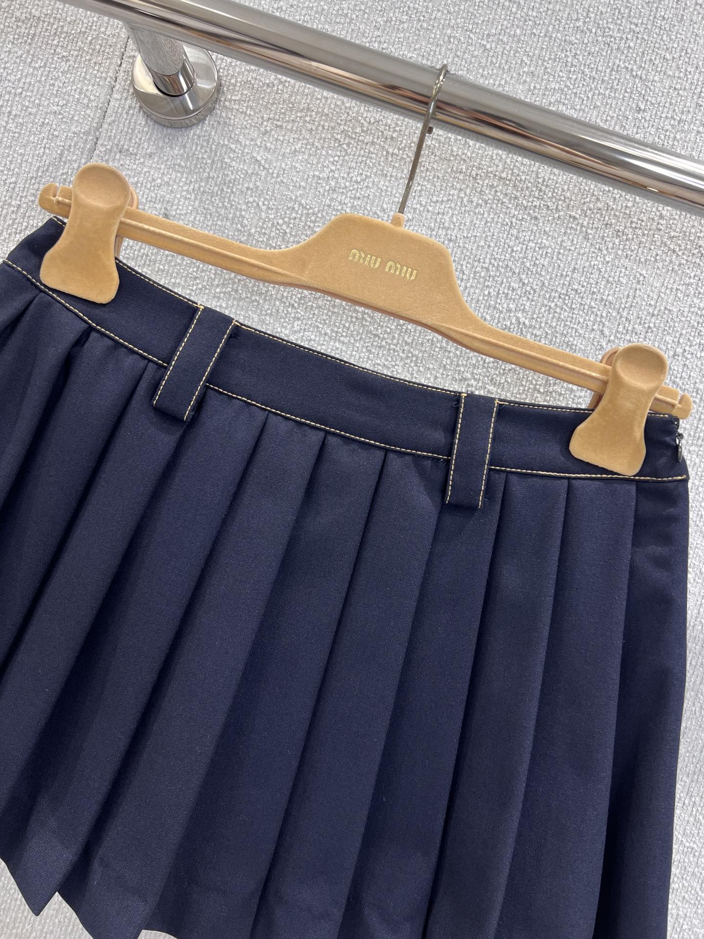 Miu 25ss pleated skirt