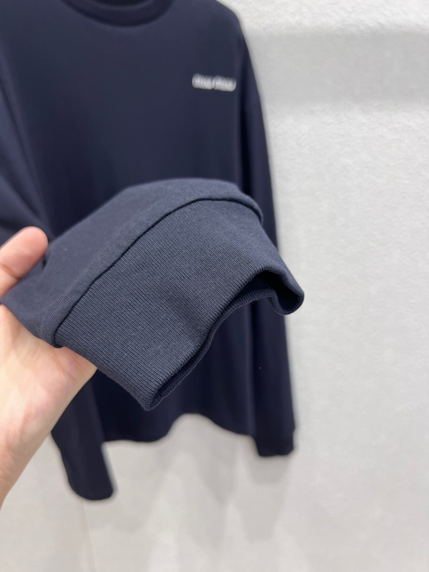 Miu 25fw embroidered sweatshirt