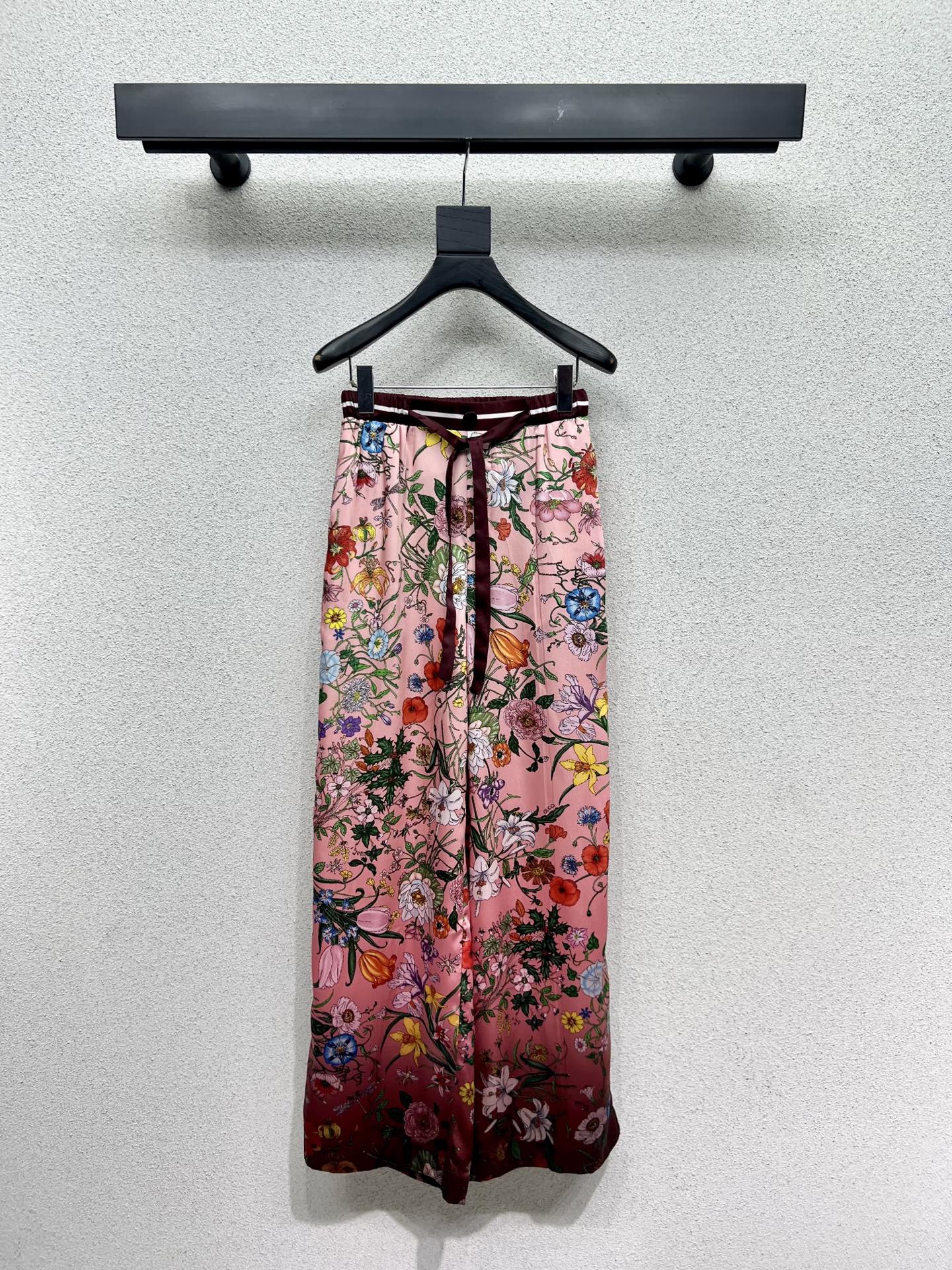 Guc 25fw printed pants
