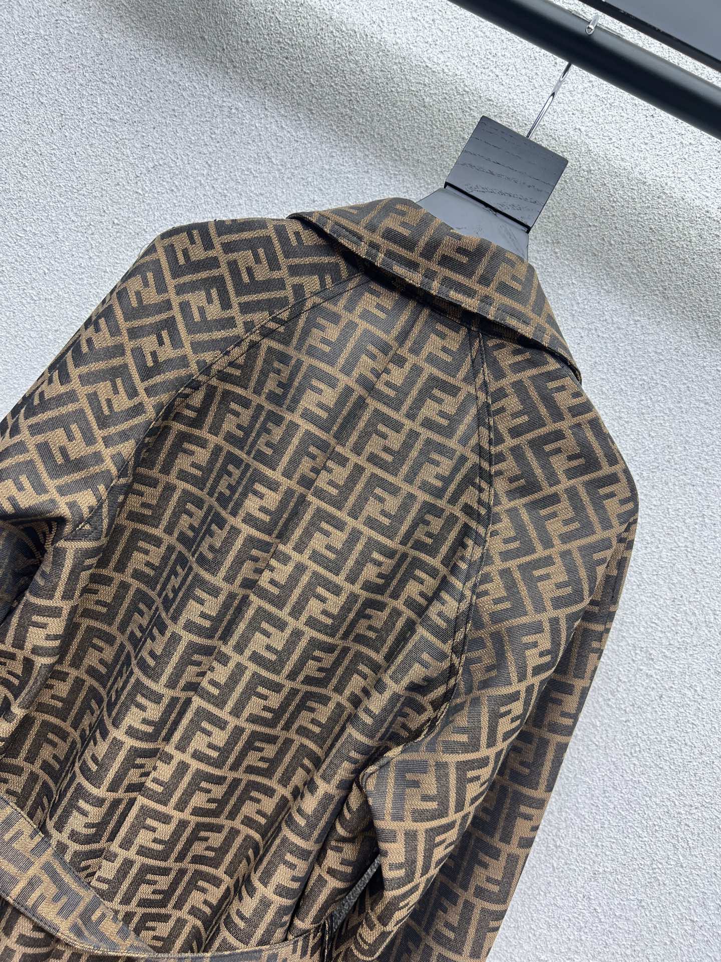 Fend 25fw jacquard trench coat