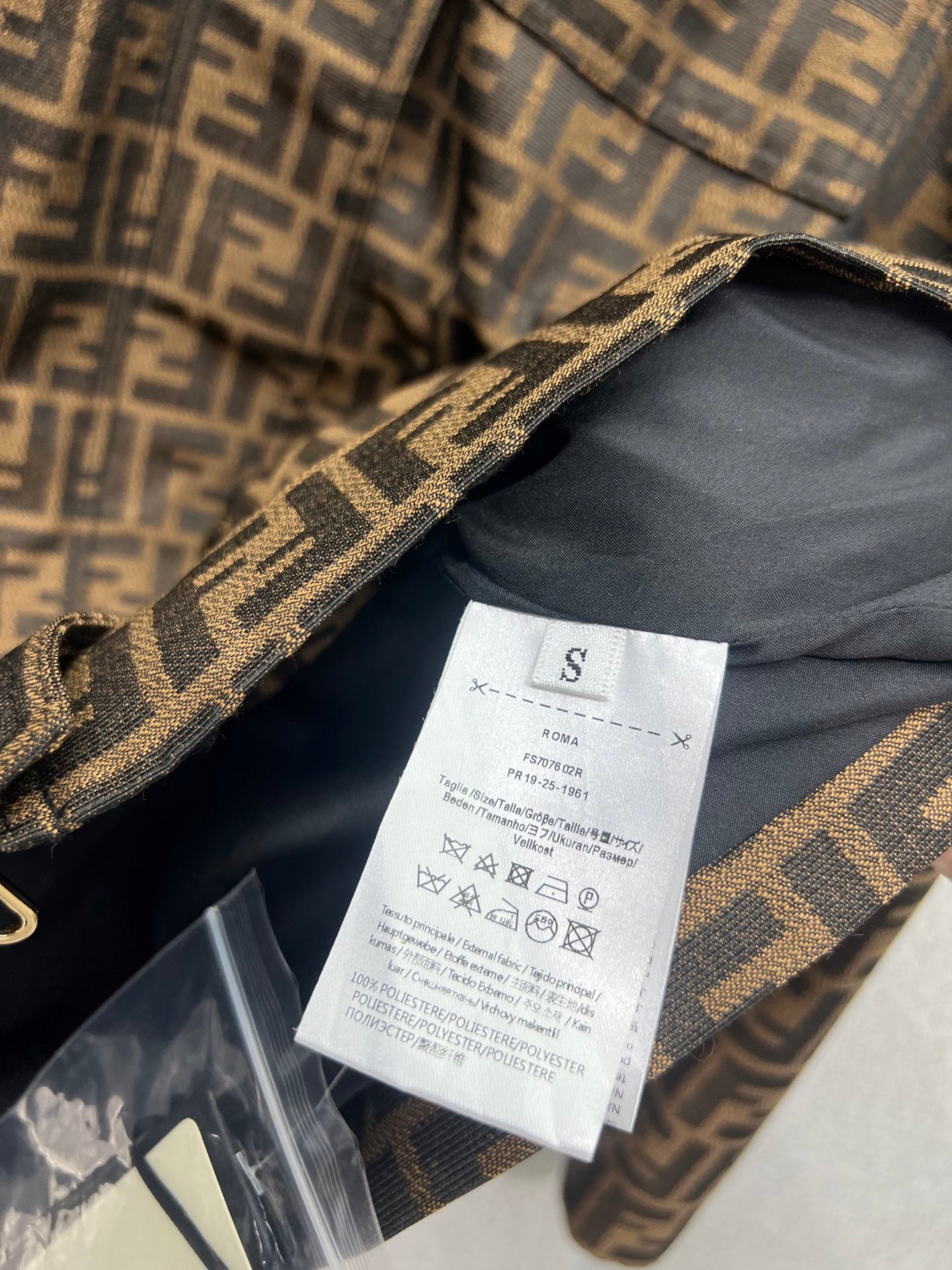 Fend 25fw cargo jacket
