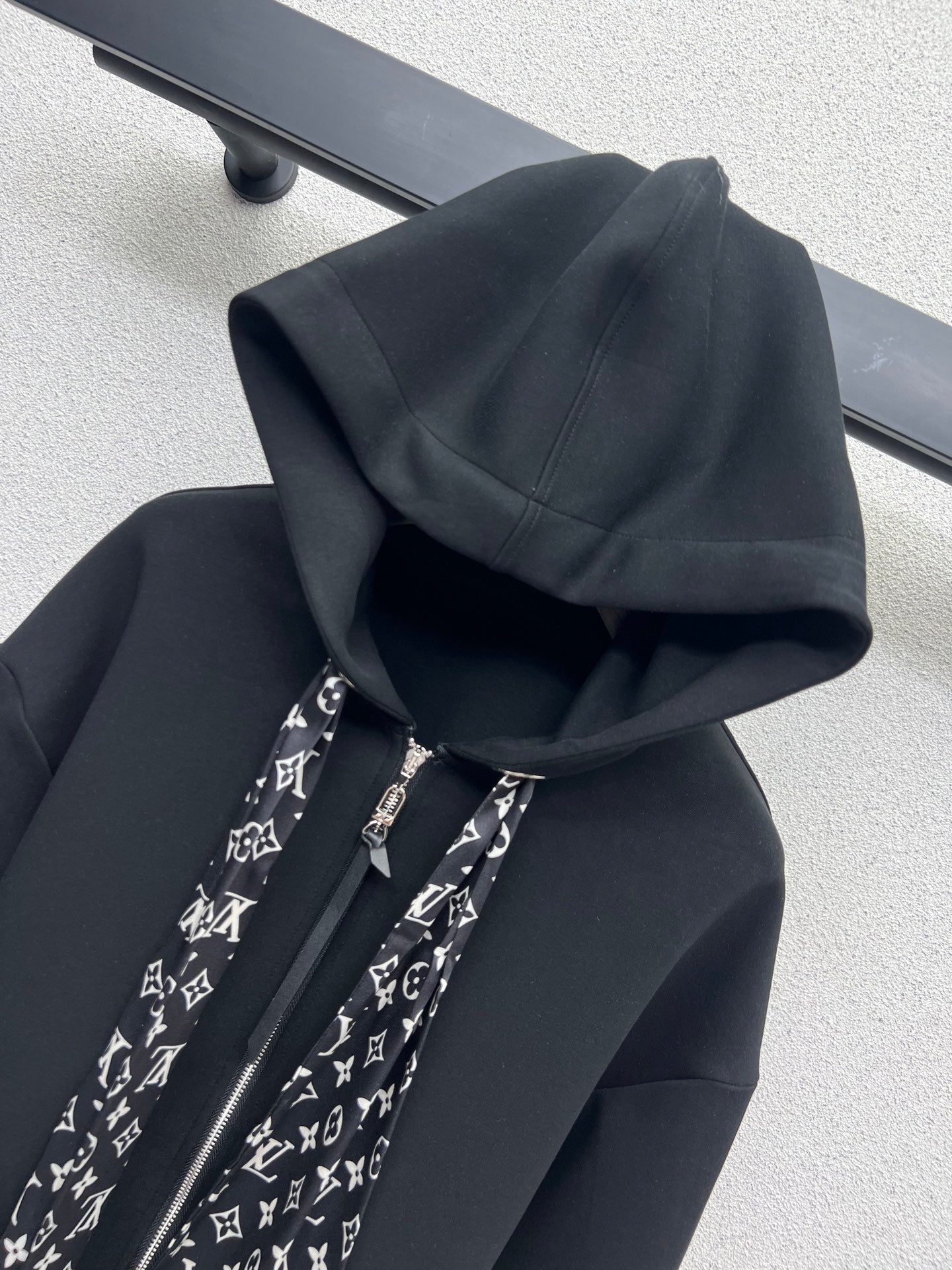 Louis 25fw scarf tracksuit