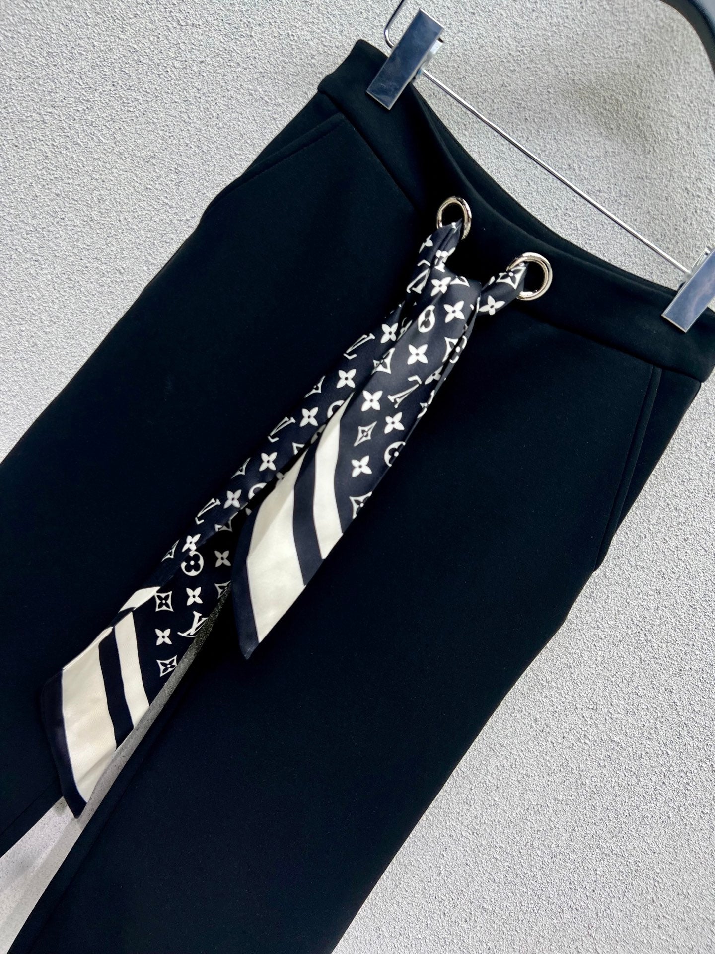 Louis 25fw scarf tracksuit
