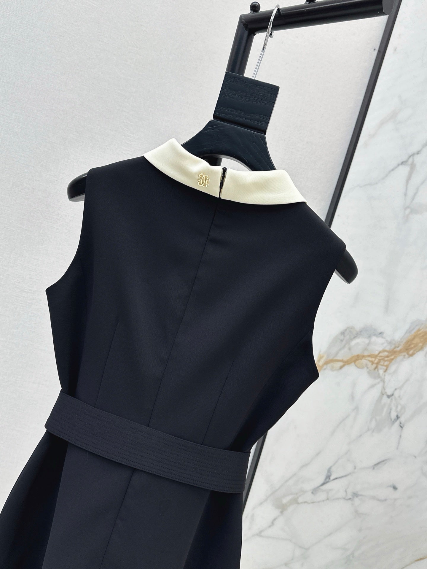 CD 25ss sleeveless dress