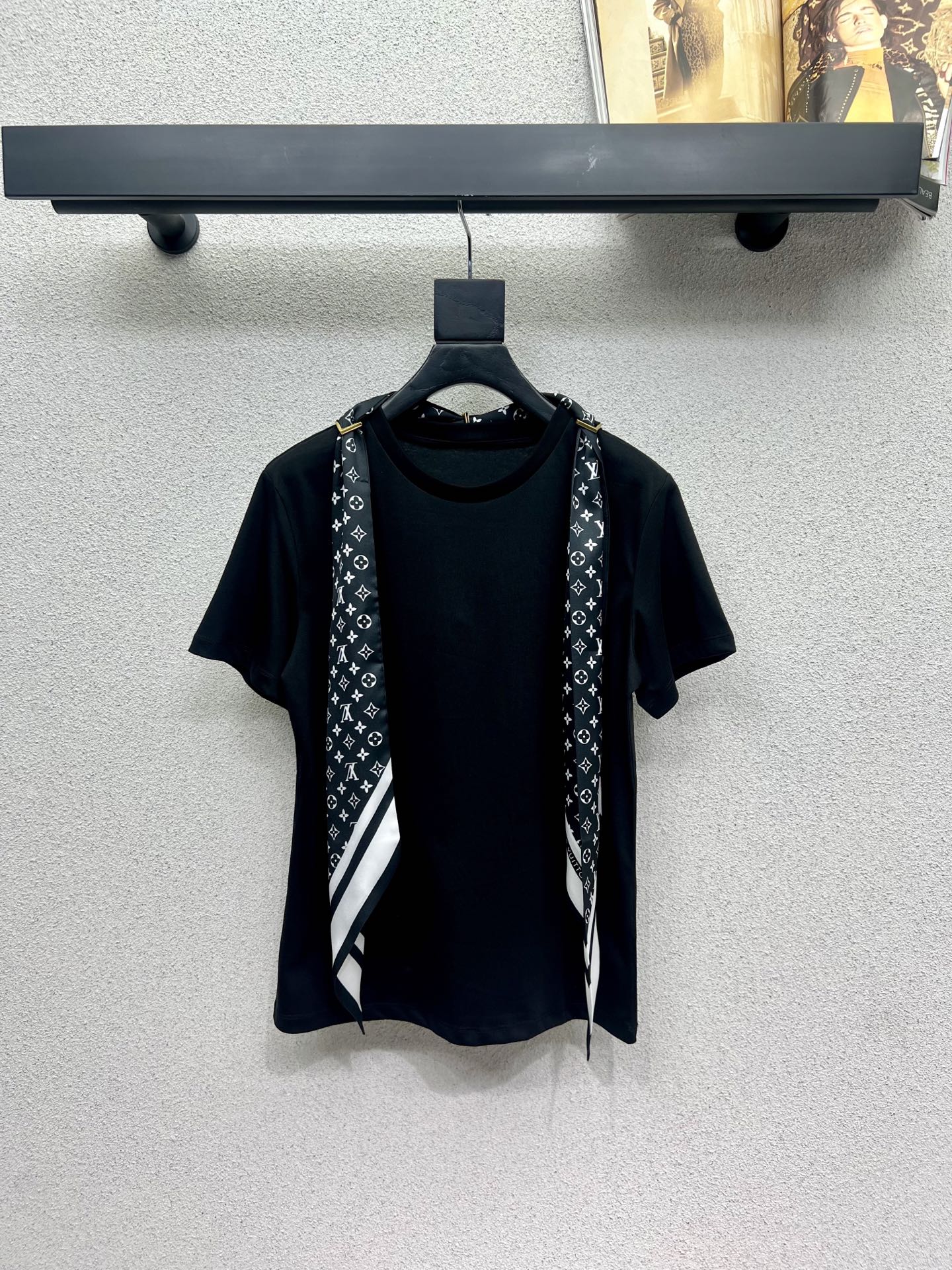 Louis 25fw scarf t-shirt