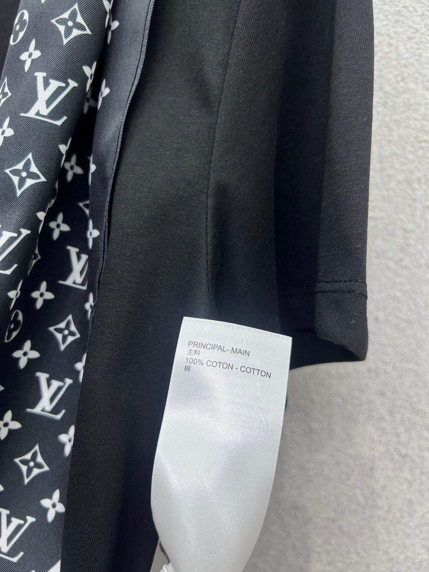 Louis 25fw scarf t-shirt