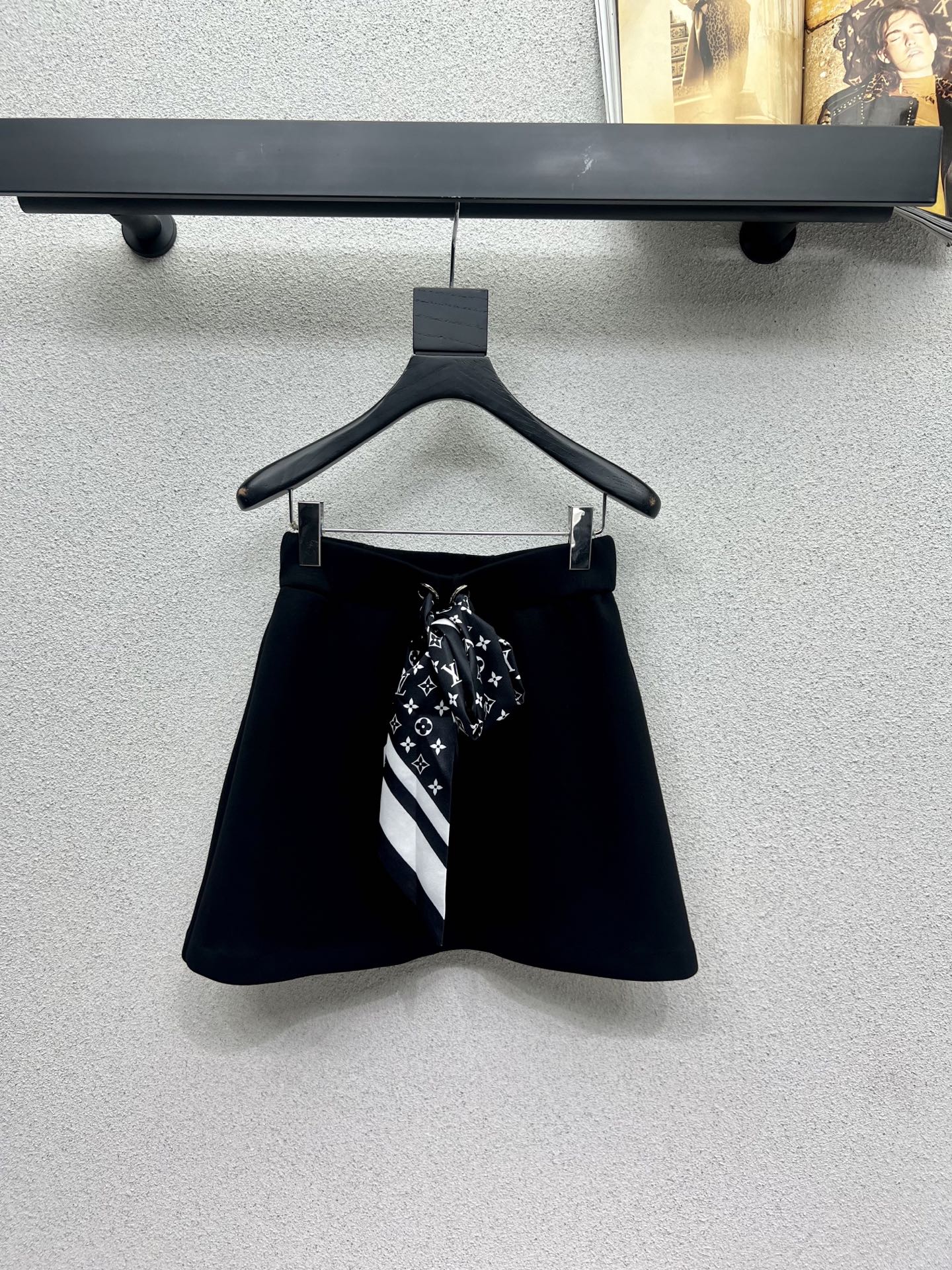 Louis 25fw scarf short