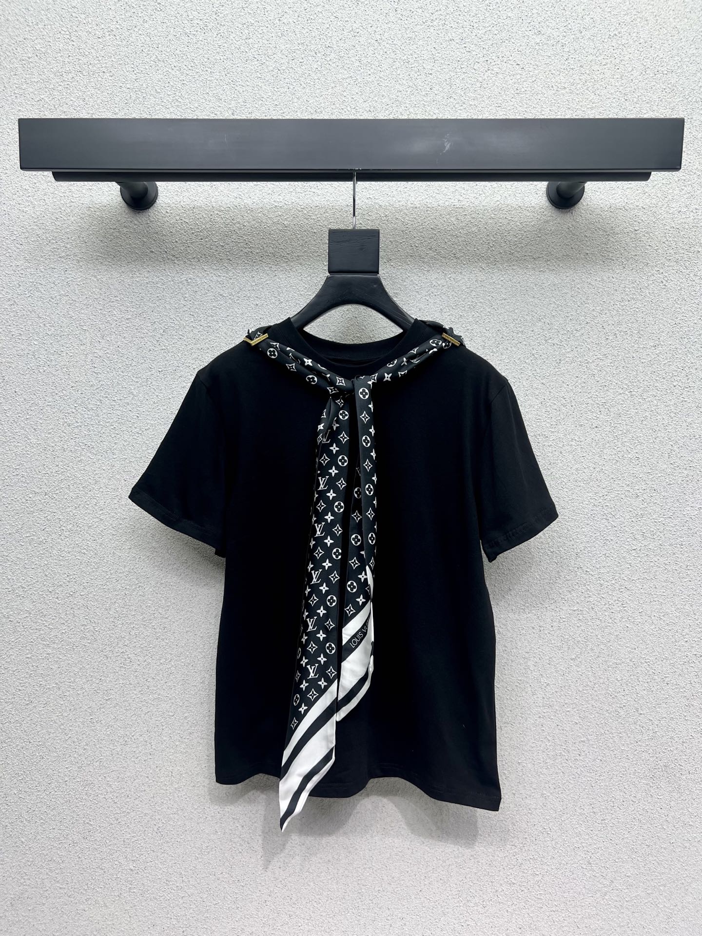 Louis 25fw Scarf T-shirt