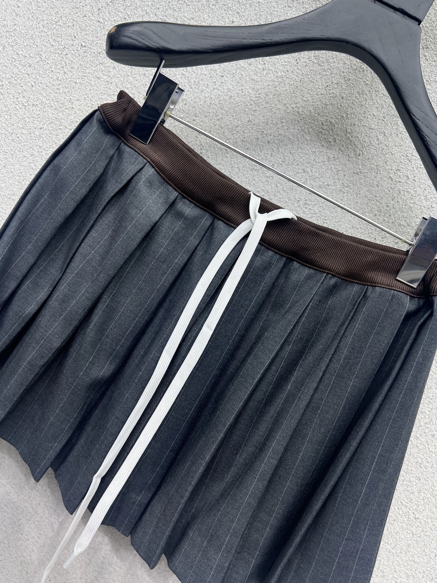 Miu 25fw embroidered skirts