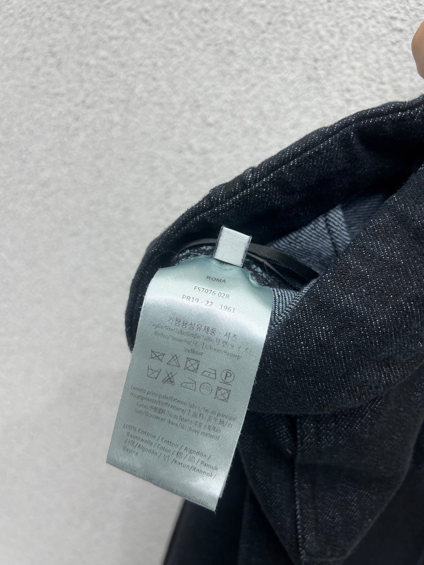 Fend 25fw straight jeans