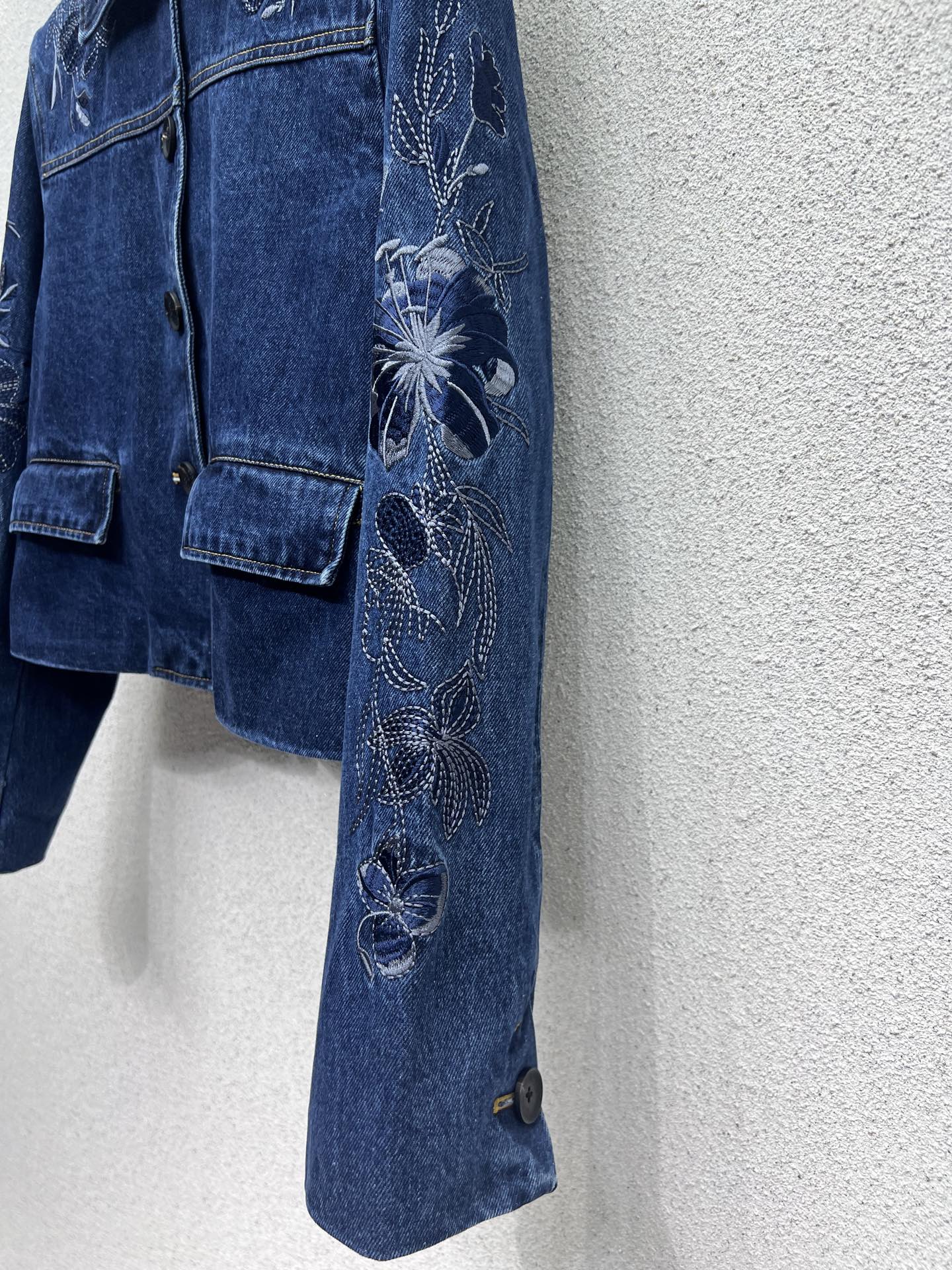 Guc 25fw embroidered jacket